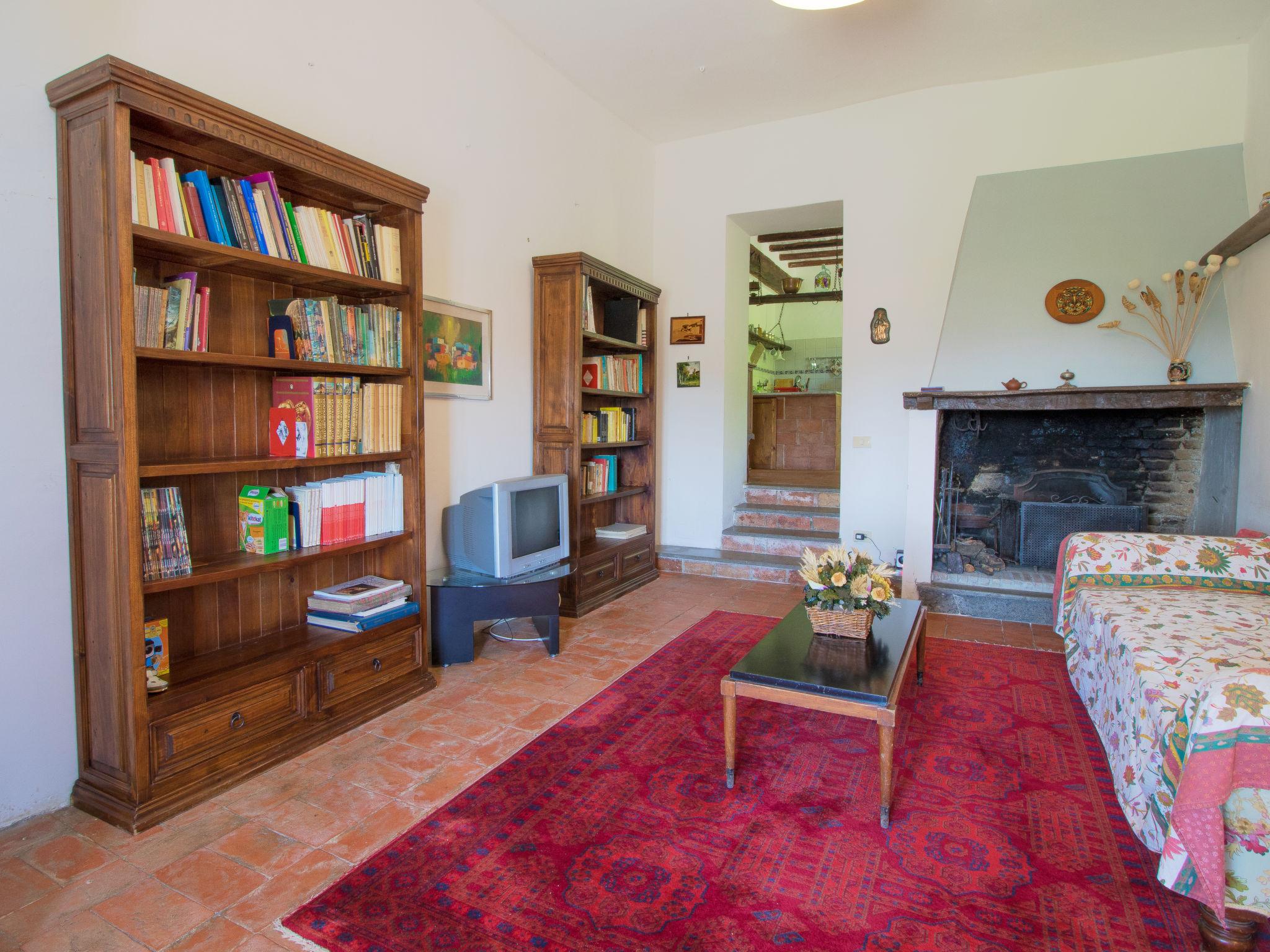 Photo 10 - 6 bedroom House in Narni with private pool and garden