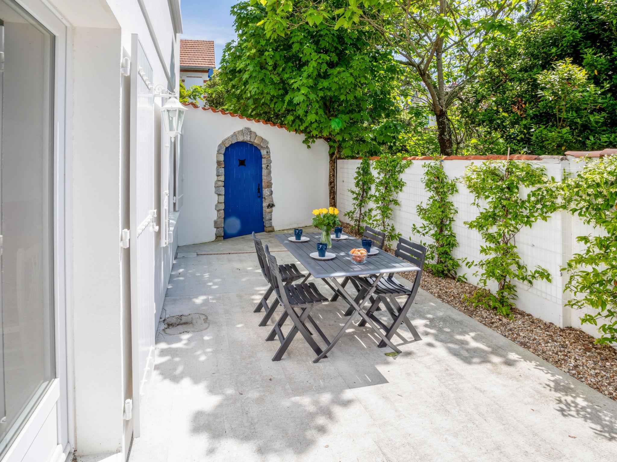 Foto 1 - Apartamento de 1 habitación en Saint-Palais-sur-Mer con terraza y vistas al mar