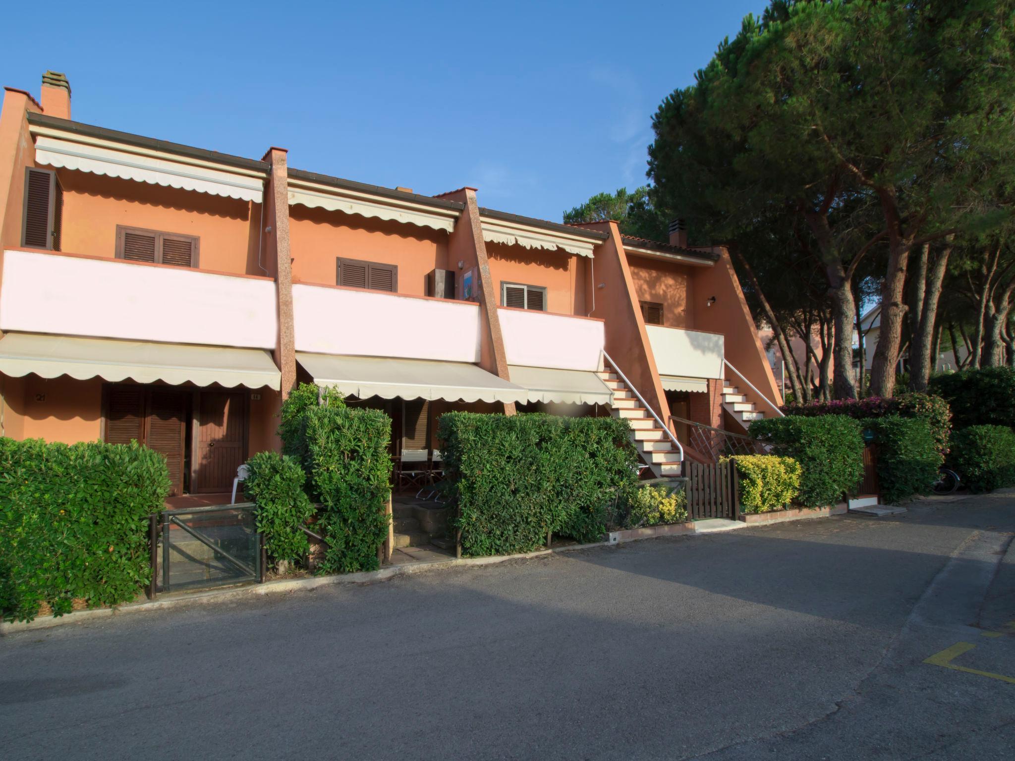 Photo 12 - Appartement de 1 chambre à Porto Azzurro avec jardin