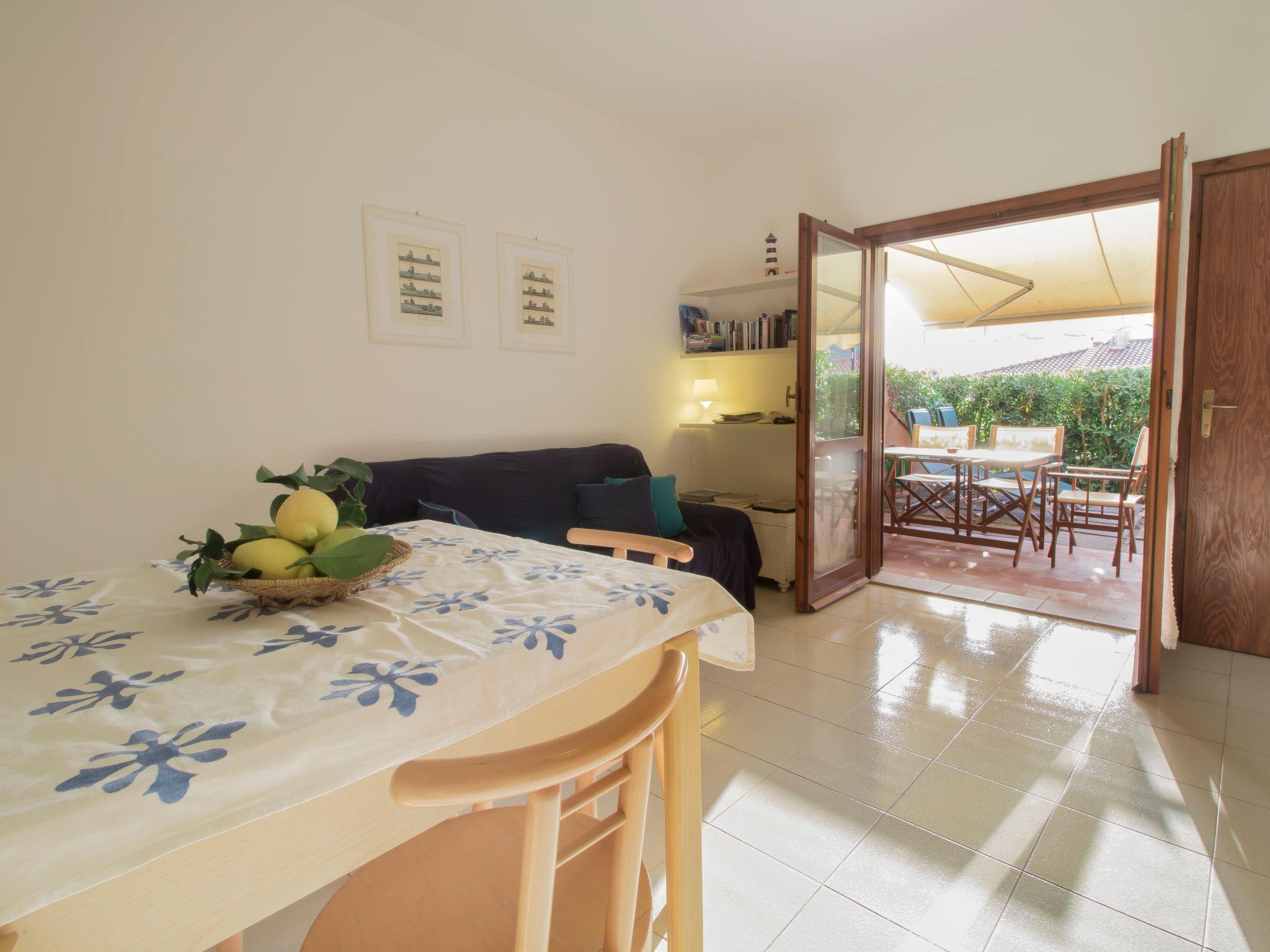Photo 3 - Appartement de 1 chambre à Porto Azzurro avec jardin et vues à la mer