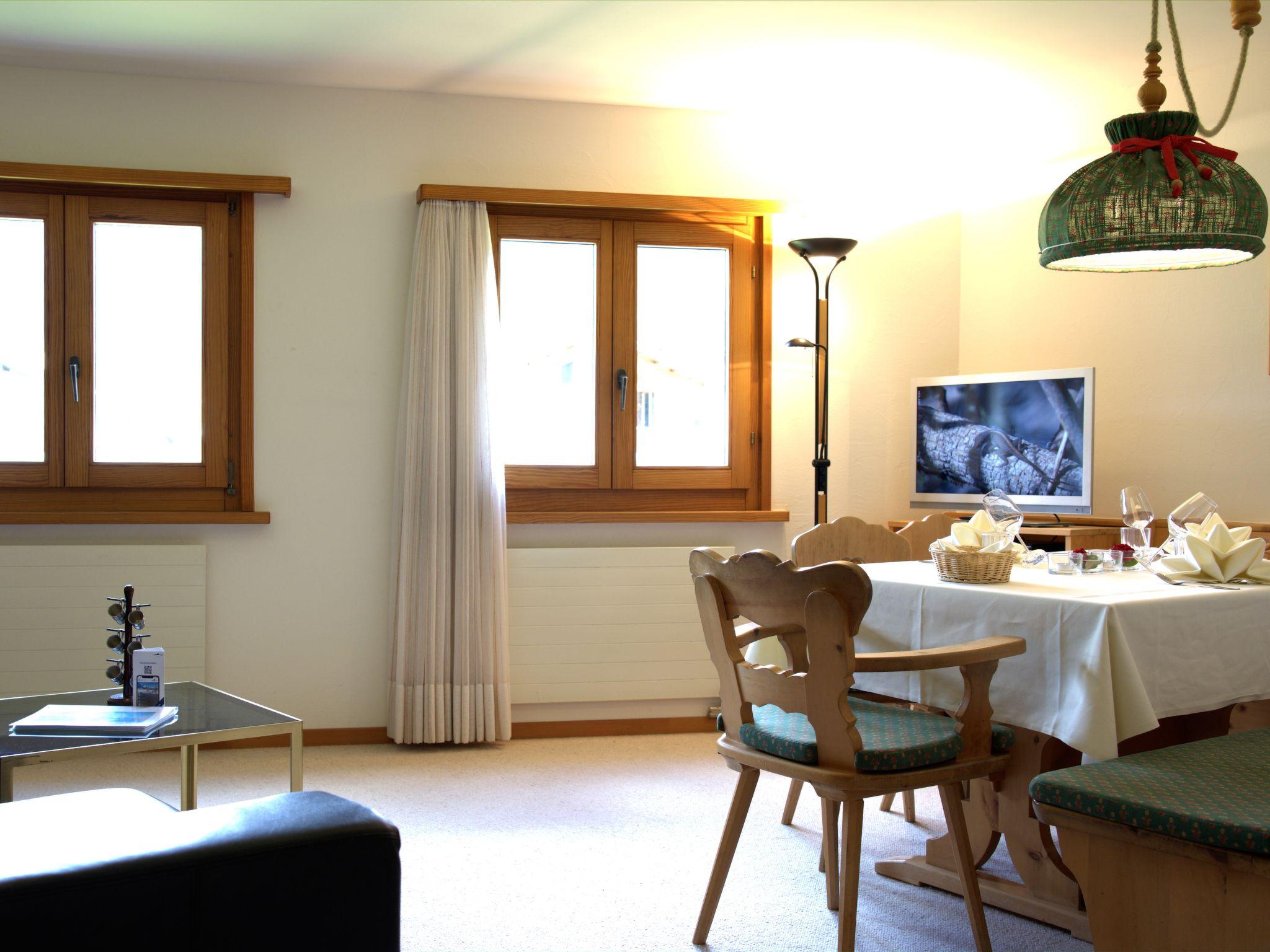 Foto 10 - Apartamento de 2 quartos em Sils im Engadin/Segl com vista para a montanha