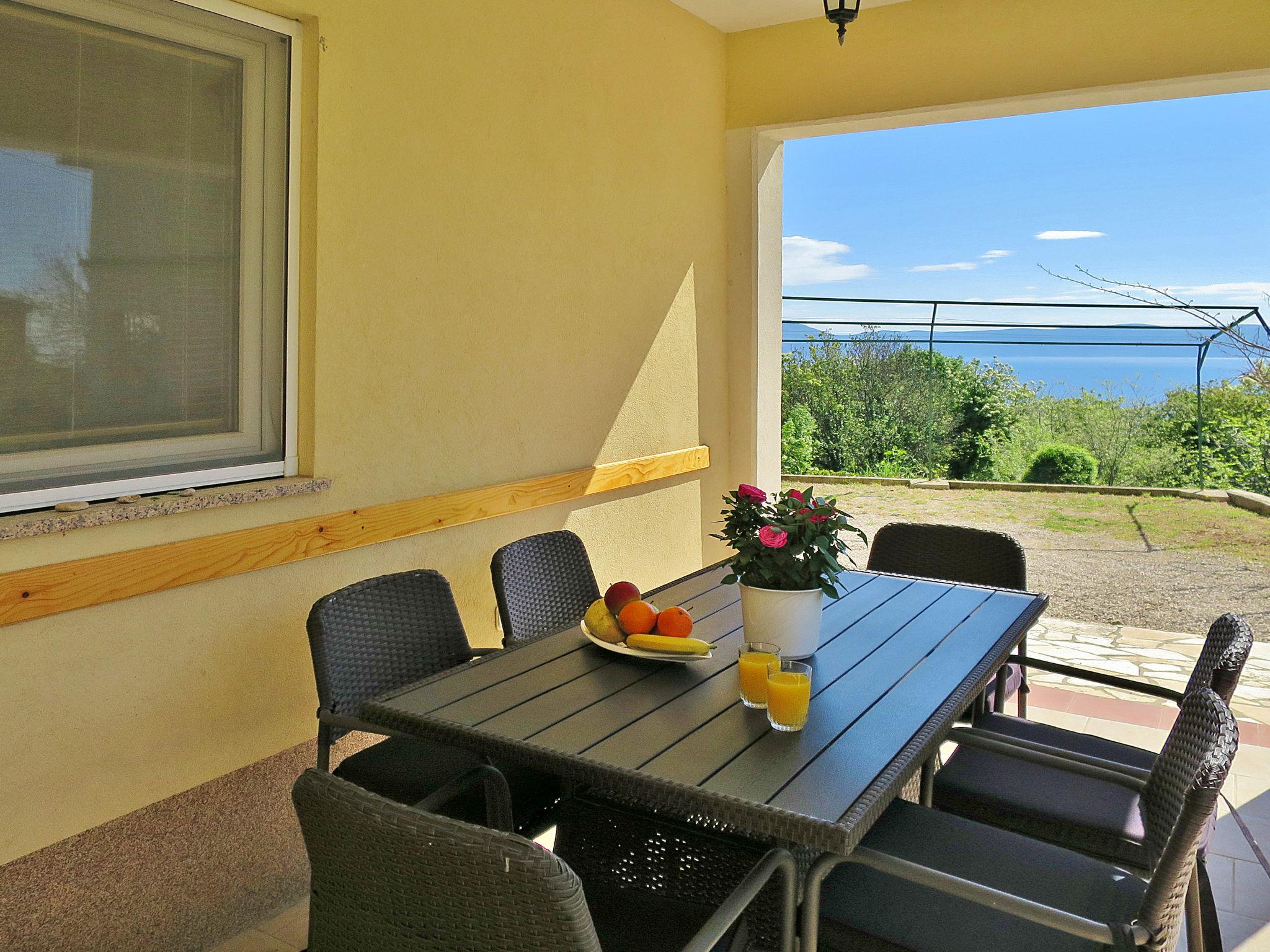 Foto 22 - Apartamento de 2 quartos em Raša com terraço e vistas do mar