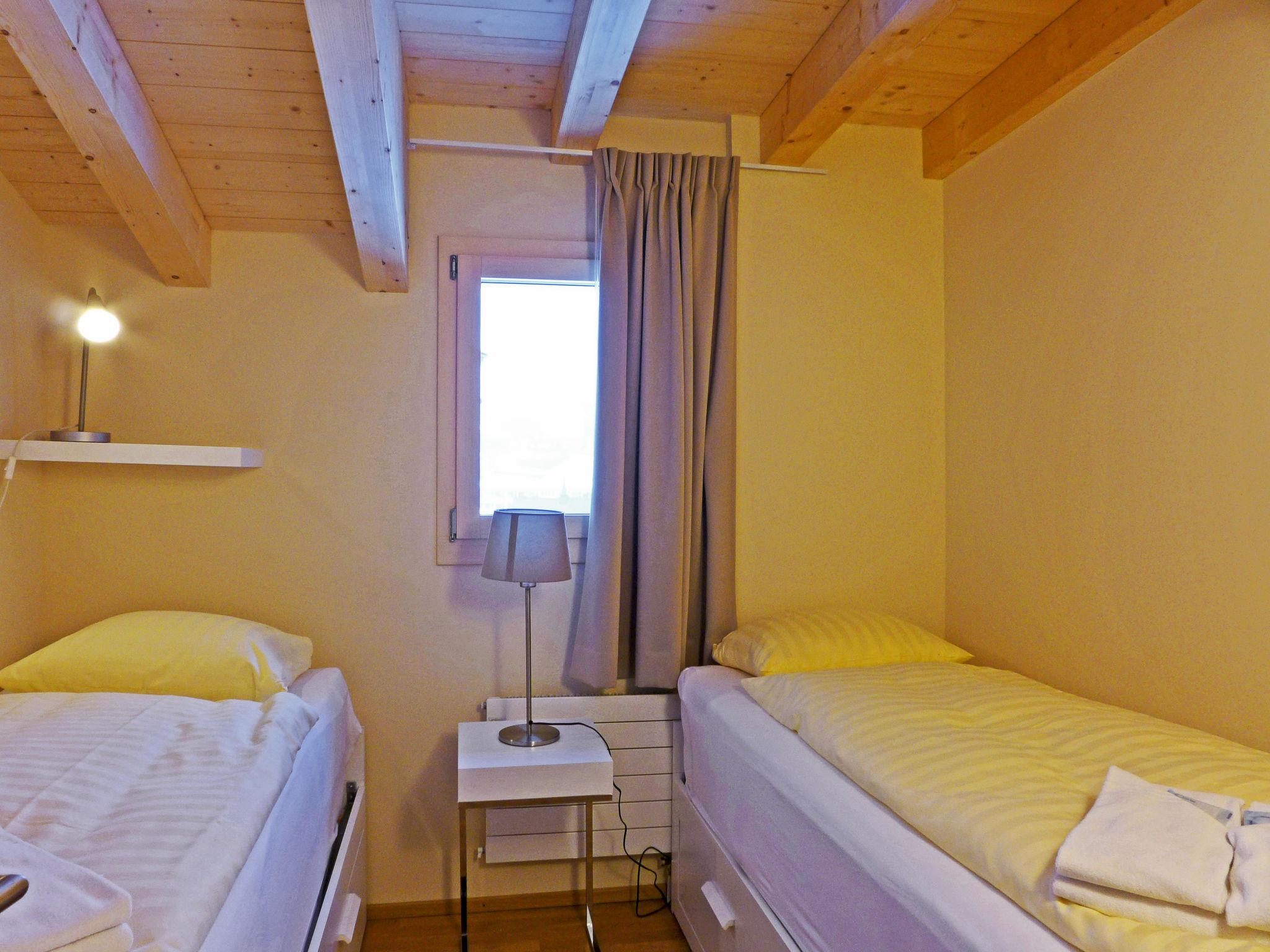 Foto 8 - Apartment mit 4 Schlafzimmern in Lauterbrunnen mit blick auf die berge