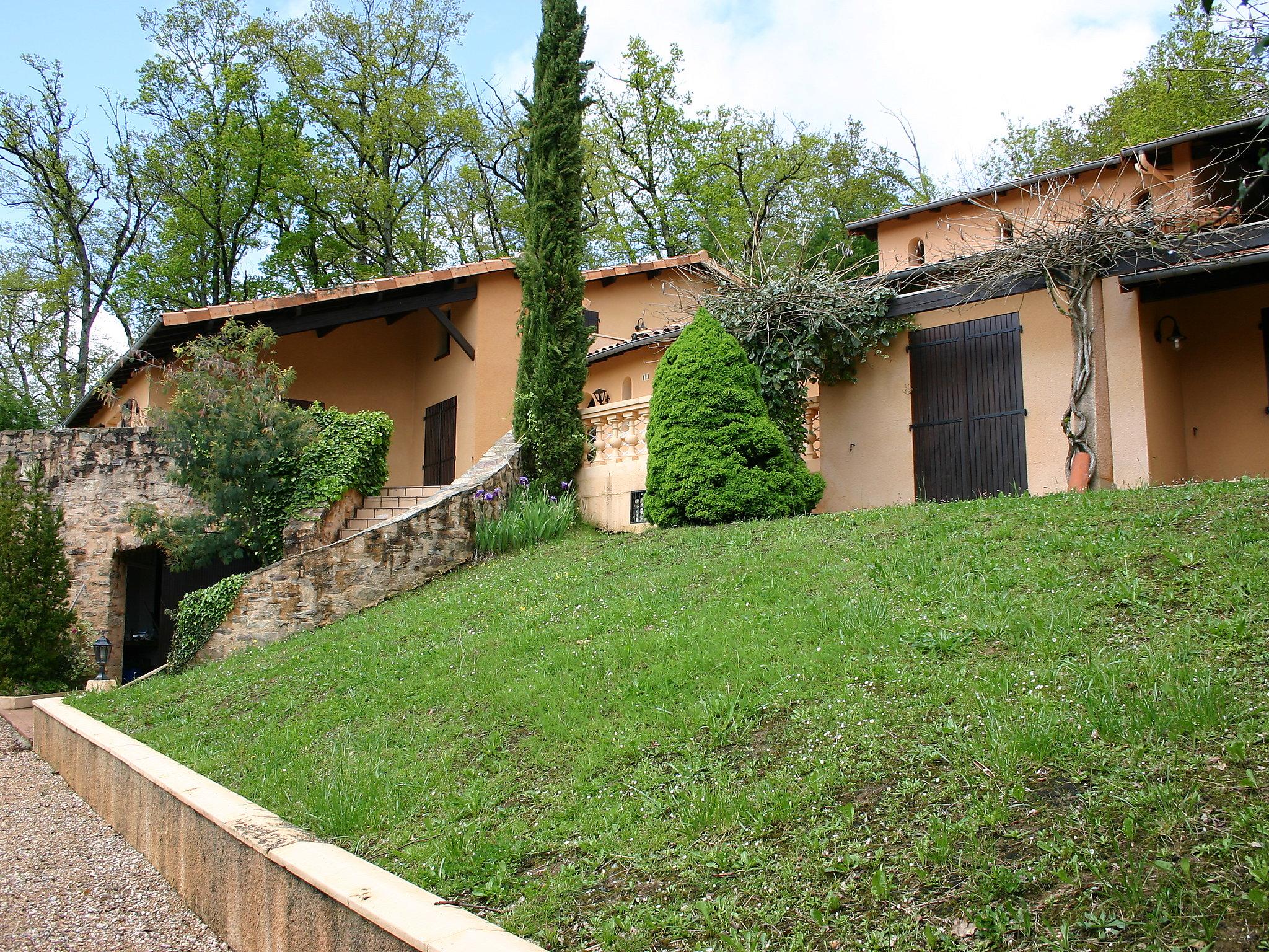 Foto 19 - Haus mit 4 Schlafzimmern in Bagnac-sur-Célé mit privater pool und garten