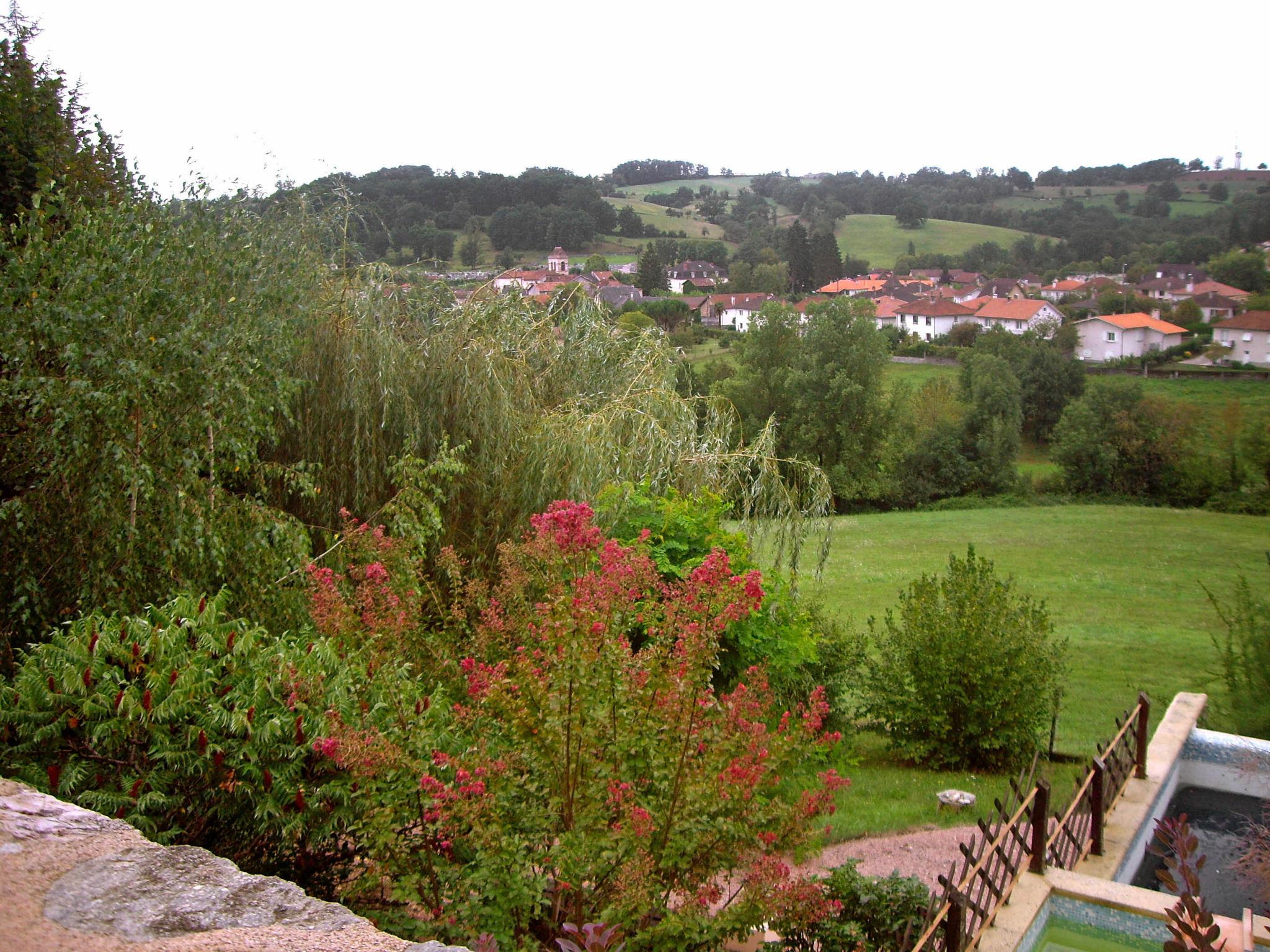 Foto 18 - Casa con 4 camere da letto a Bagnac-sur-Célé con piscina privata e giardino