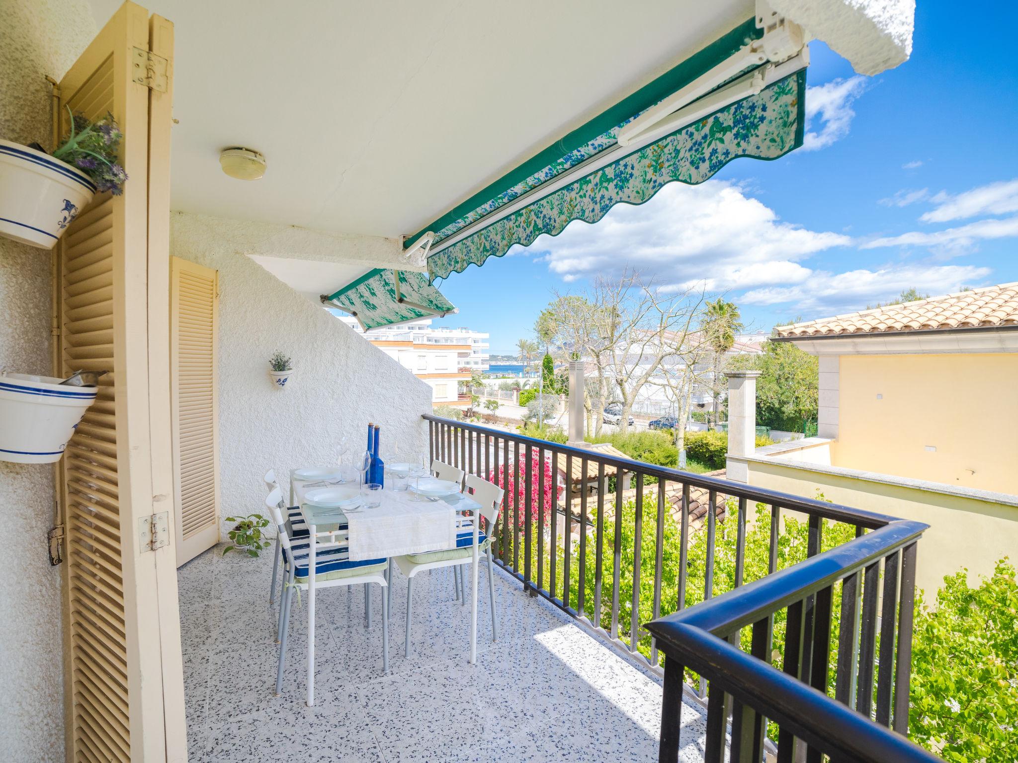 Photo 16 - 2 bedroom Apartment in Alcúdia with garden and sea view