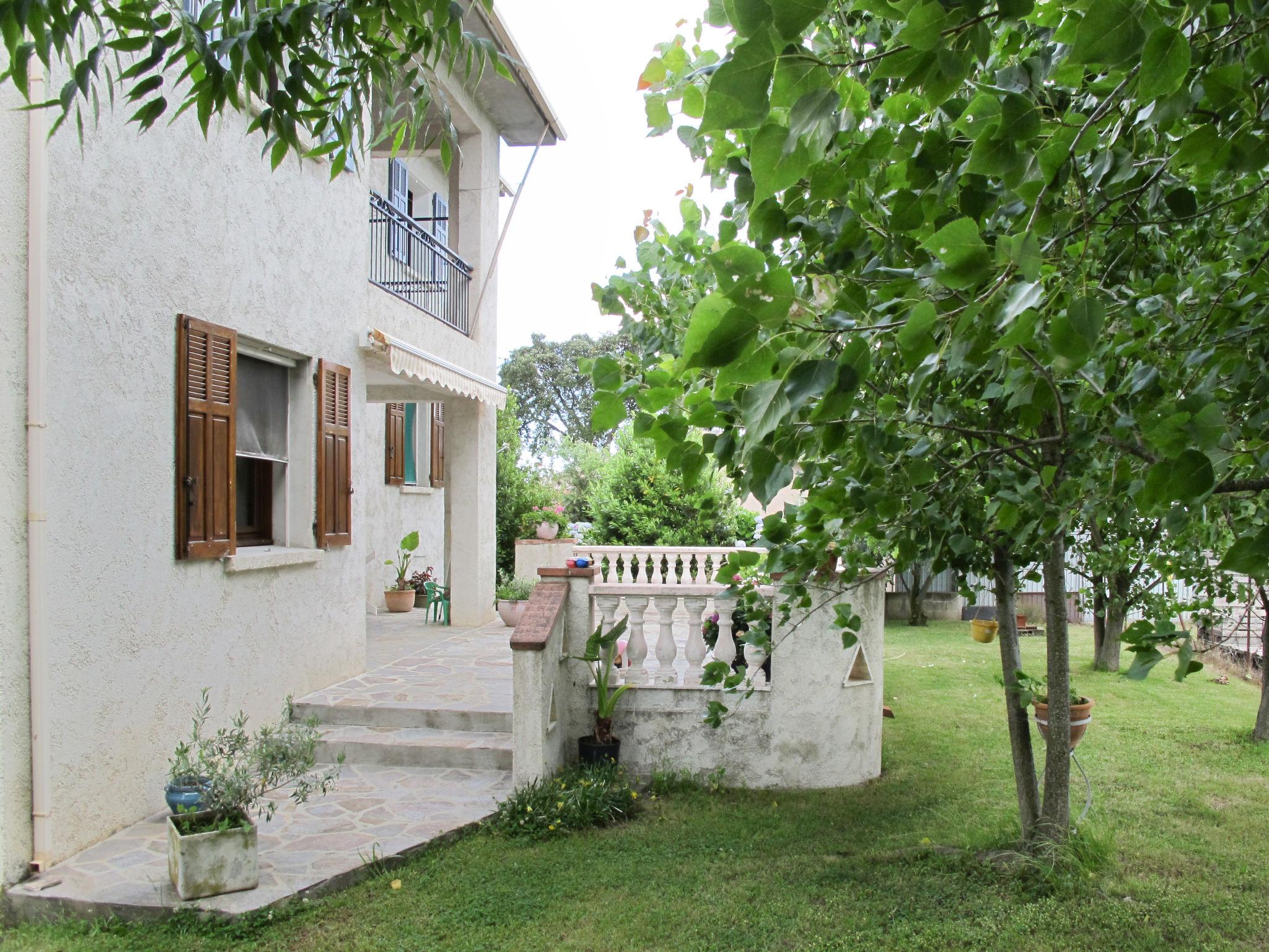 Foto 2 - Apartamento de 3 quartos em Prunelli-di-Fiumorbo com jardim e terraço