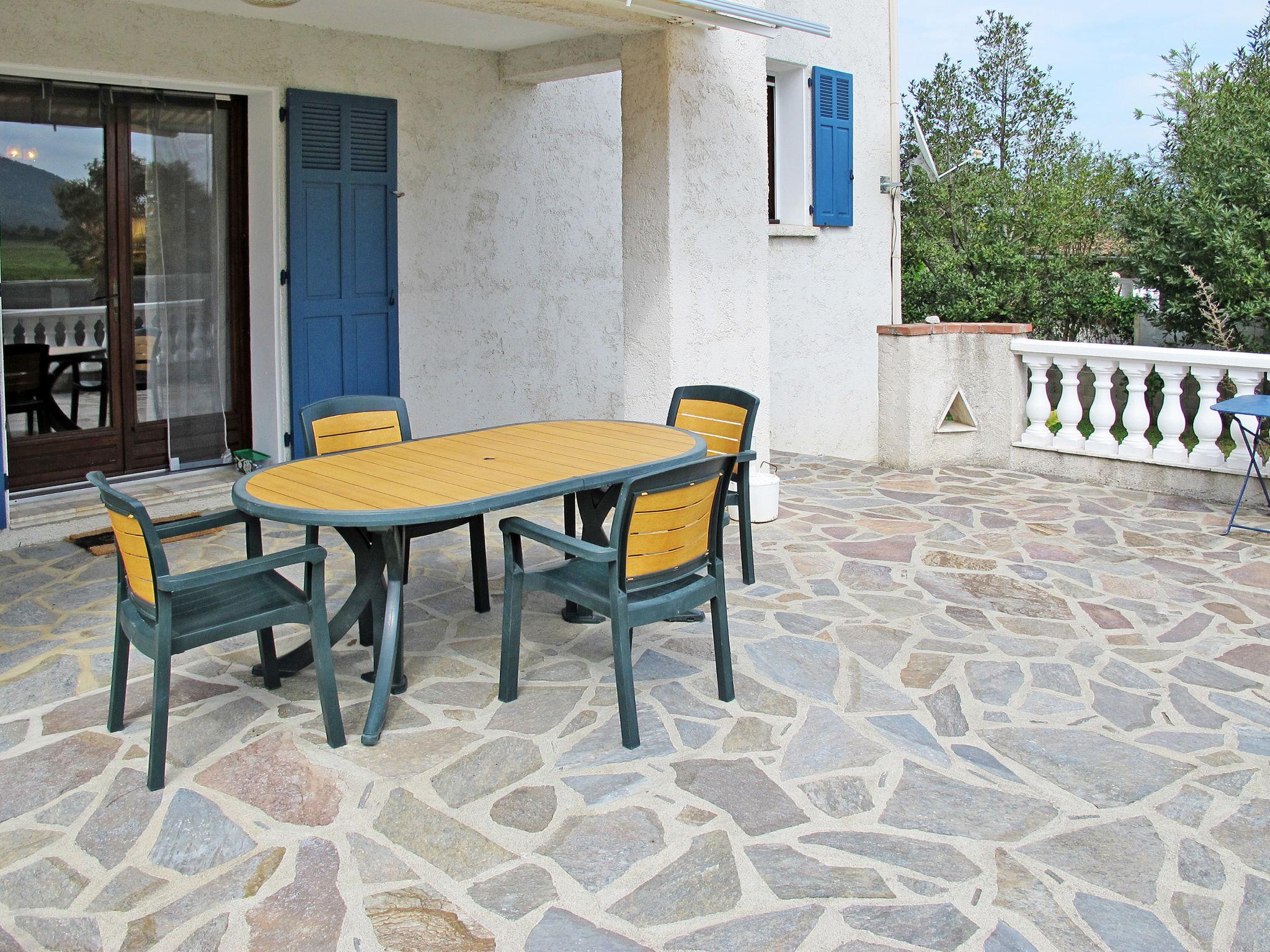 Photo 3 - 3 bedroom Apartment in Prunelli-di-Fiumorbo with garden and terrace