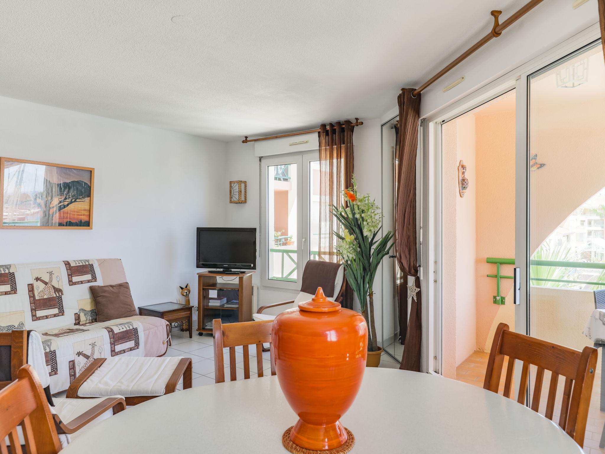 Photo 5 - Appartement de 1 chambre à Fréjus avec terrasse et vues à la mer