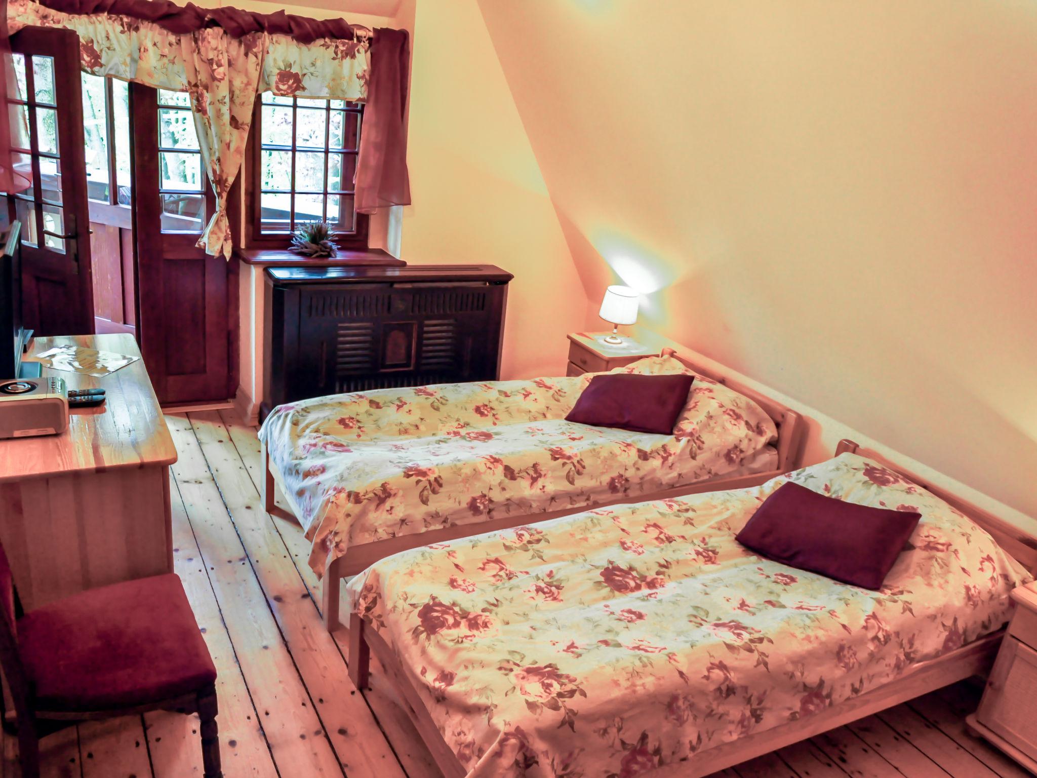 Foto 13 - Casa con 5 camere da letto a Podgórzyn con piscina e vista sulle montagne