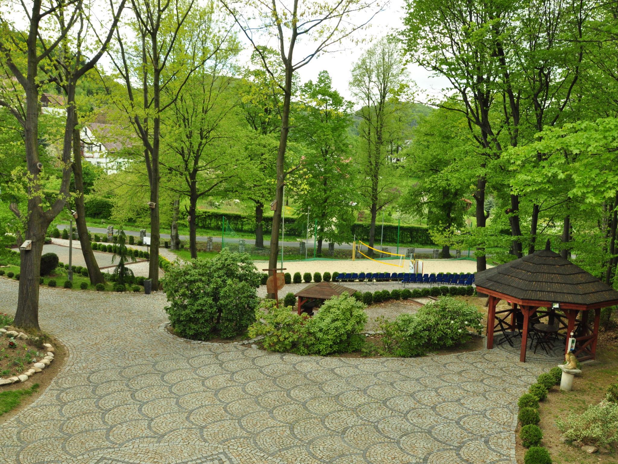 Photo 32 - Maison de 5 chambres à Podgórzyn avec piscine et jardin