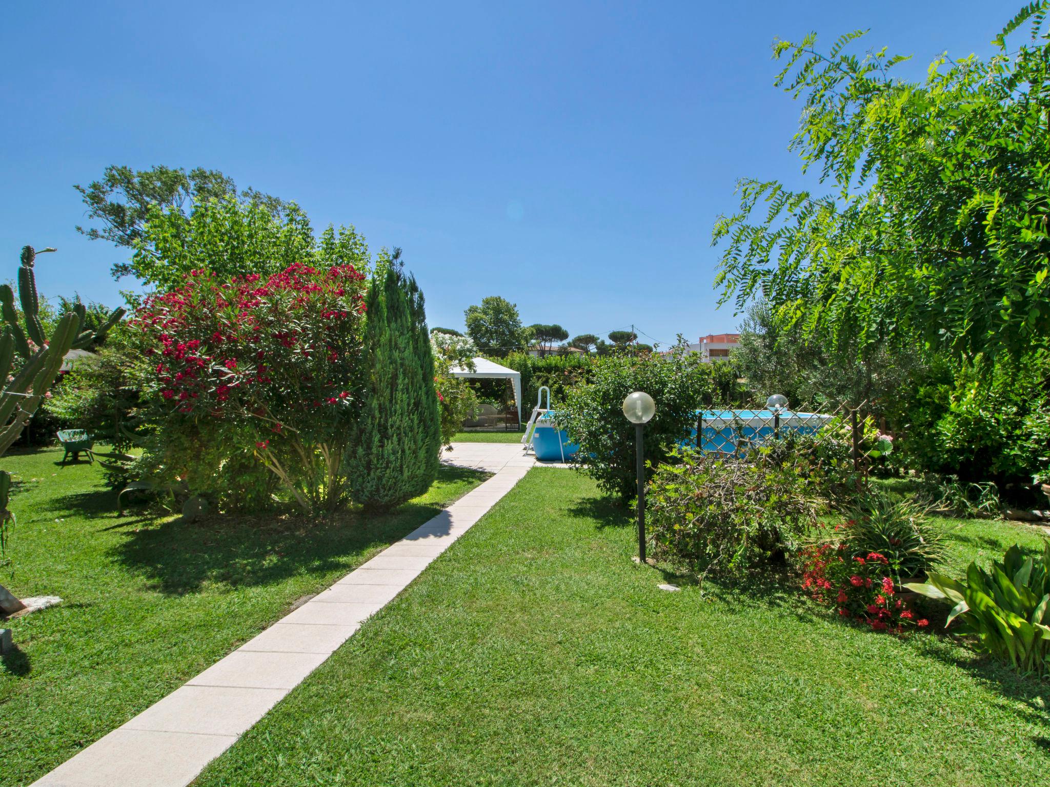 Photo 28 - 2 bedroom House in Camaiore with private pool and garden