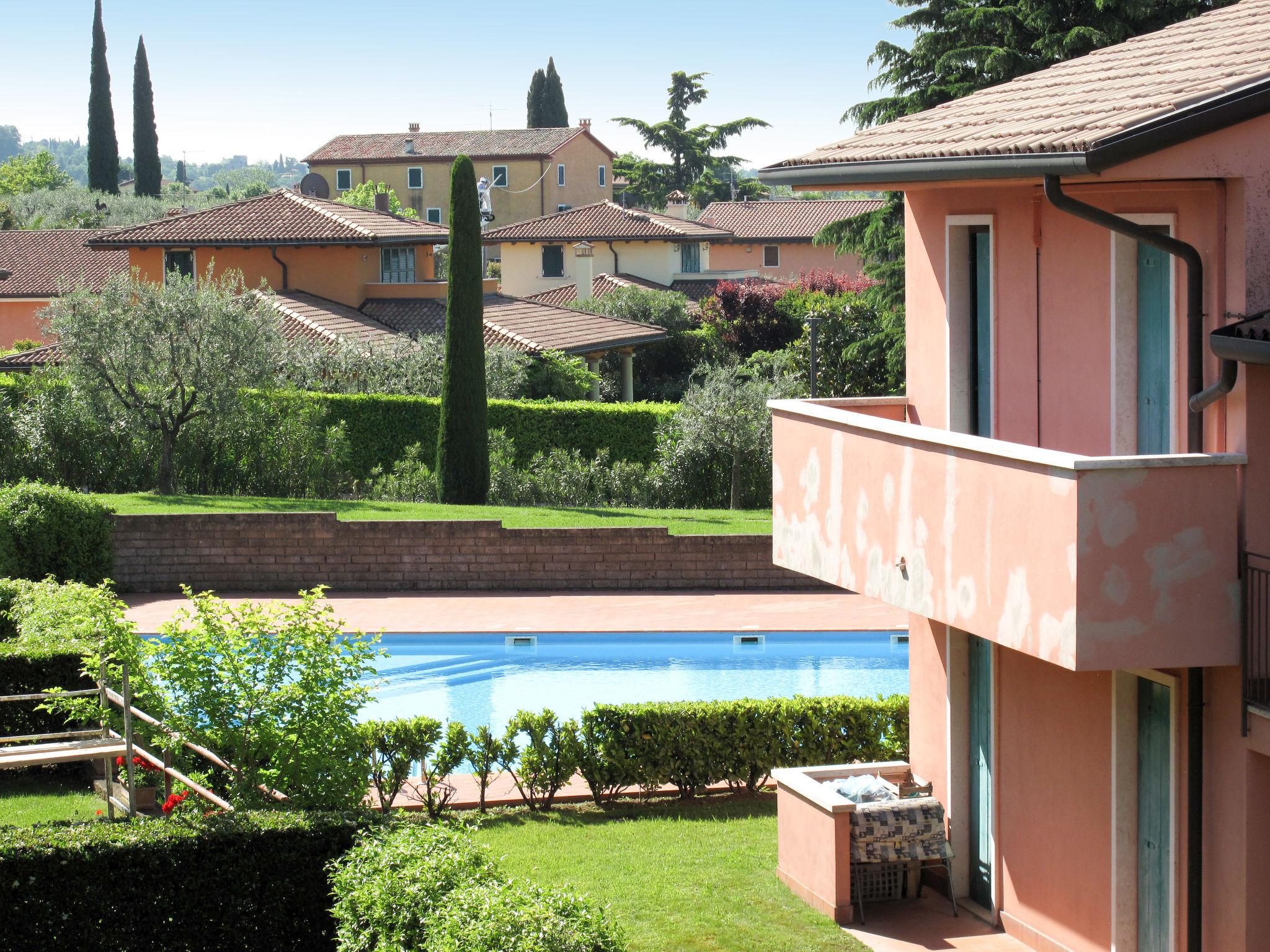 Foto 2 - Apartamento de 2 quartos em Lazise com piscina e vista para a montanha