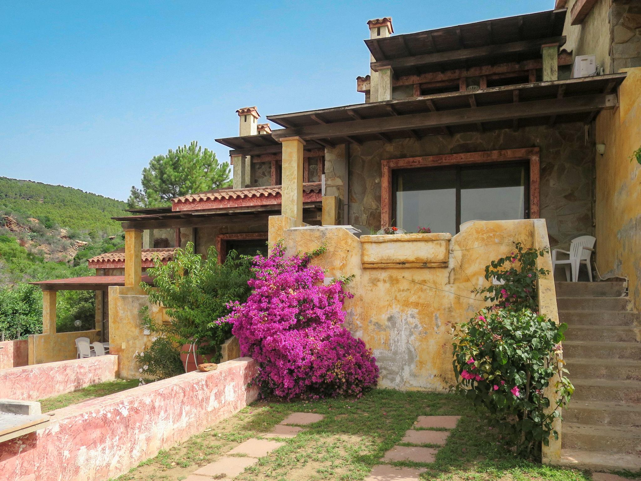 Foto 15 - Casa de 3 quartos em Villaputzu com piscina e terraço