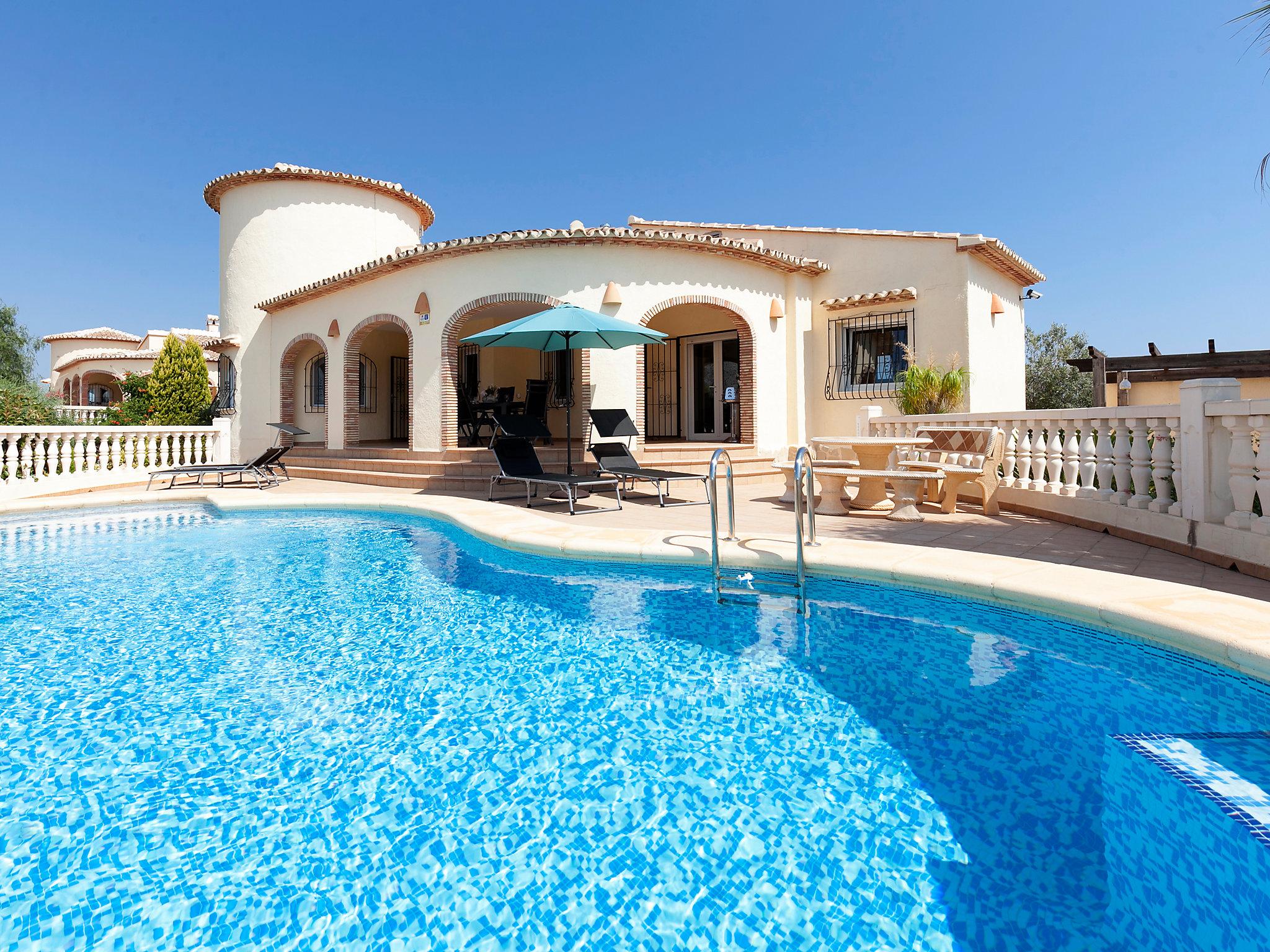 Foto 1 - Casa de 3 habitaciones en El Ràfol d'Almúnia con piscina privada y vistas al mar