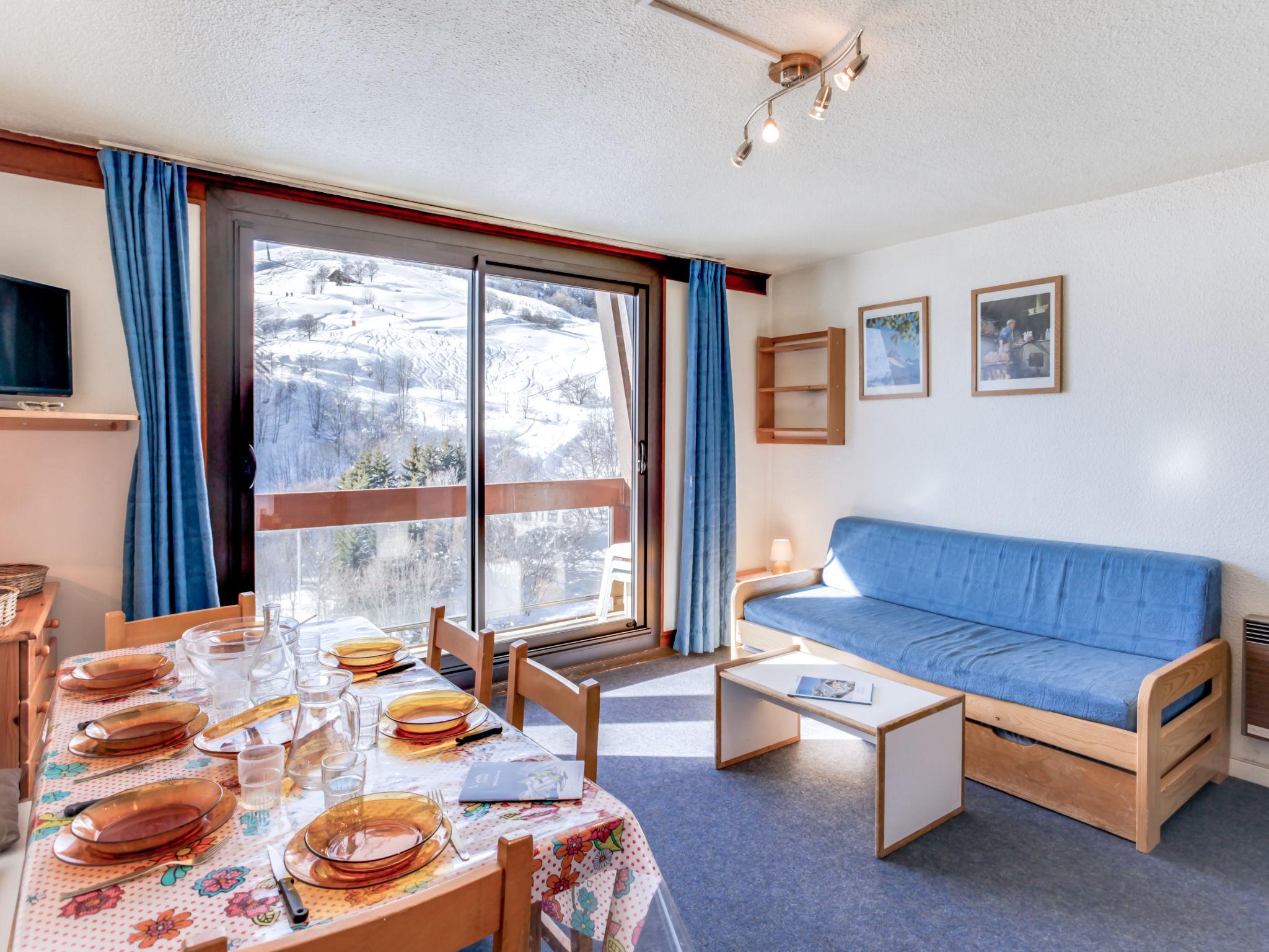 Foto 1 - Appartamento con 2 camere da letto a Villarembert con piscina e vista sulle montagne