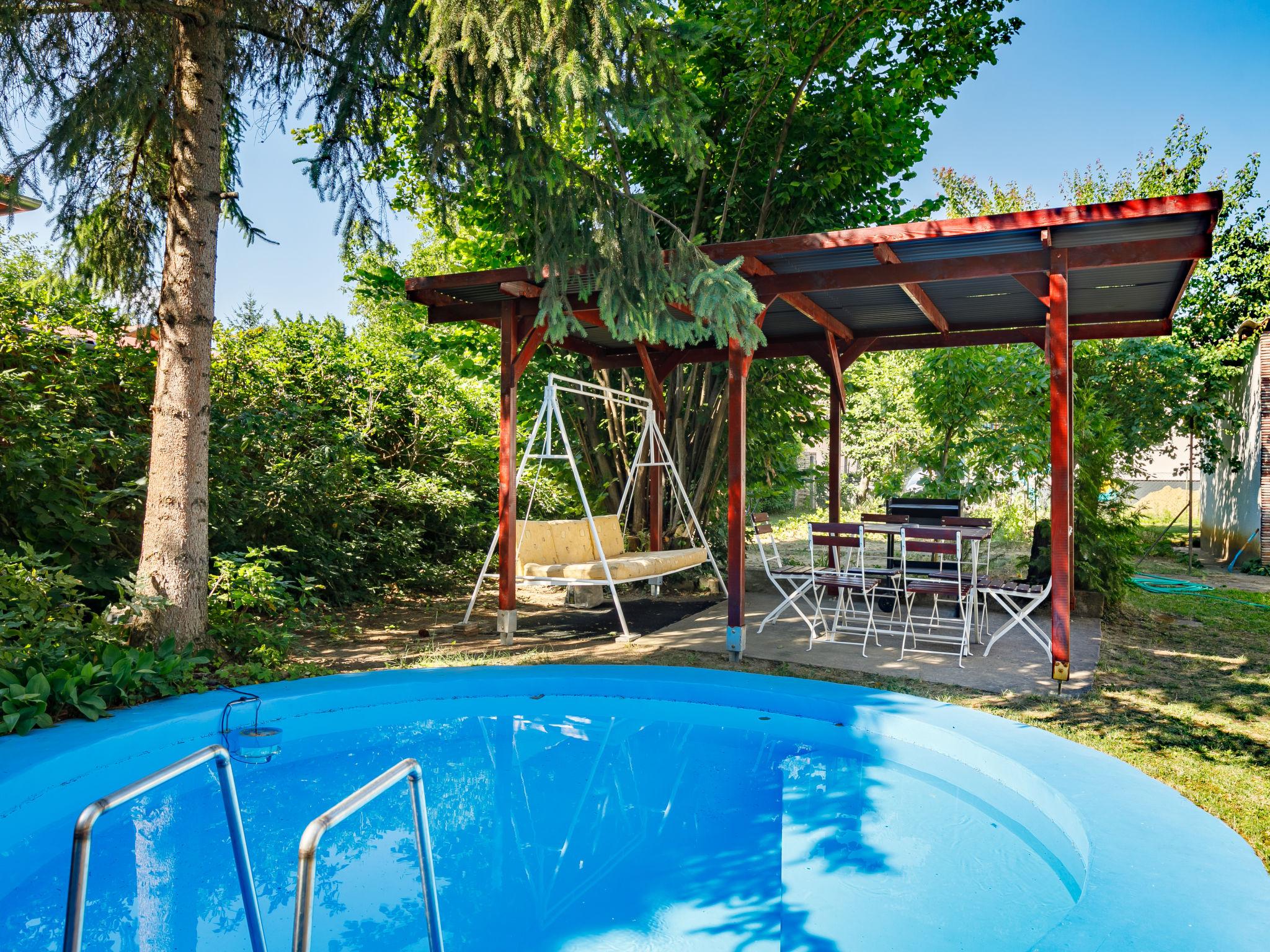 Foto 2 - Appartamento con 3 camere da letto a Balatonföldvár con piscina privata e giardino