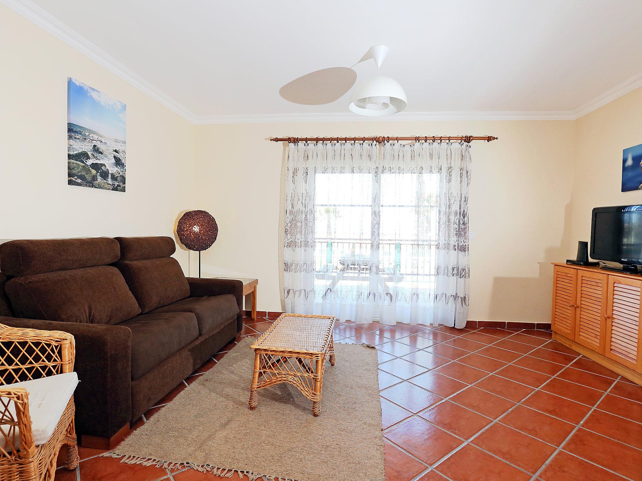 Photo 3 - 1 bedroom Apartment in Mafra with swimming pool and garden