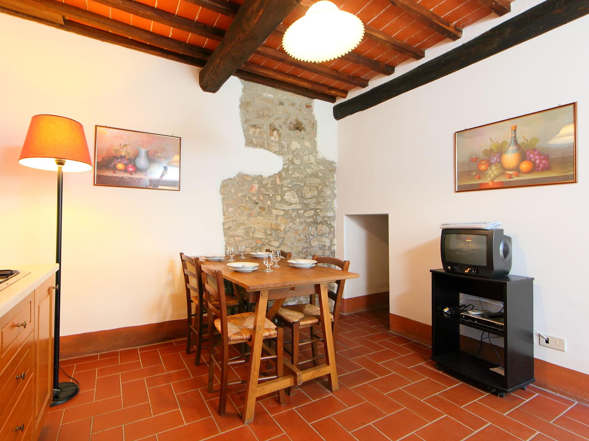 Photo 9 - 2 bedroom Apartment in Gaiole in Chianti with swimming pool and garden