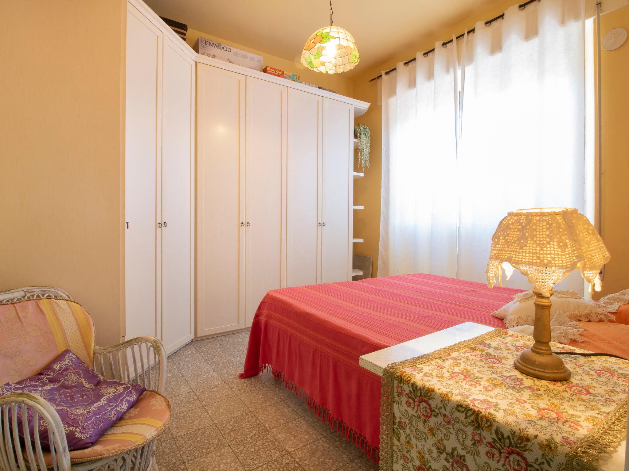 Photo 14 - Appartement de 3 chambres à Pietrasanta avec terrasse et vues à la mer