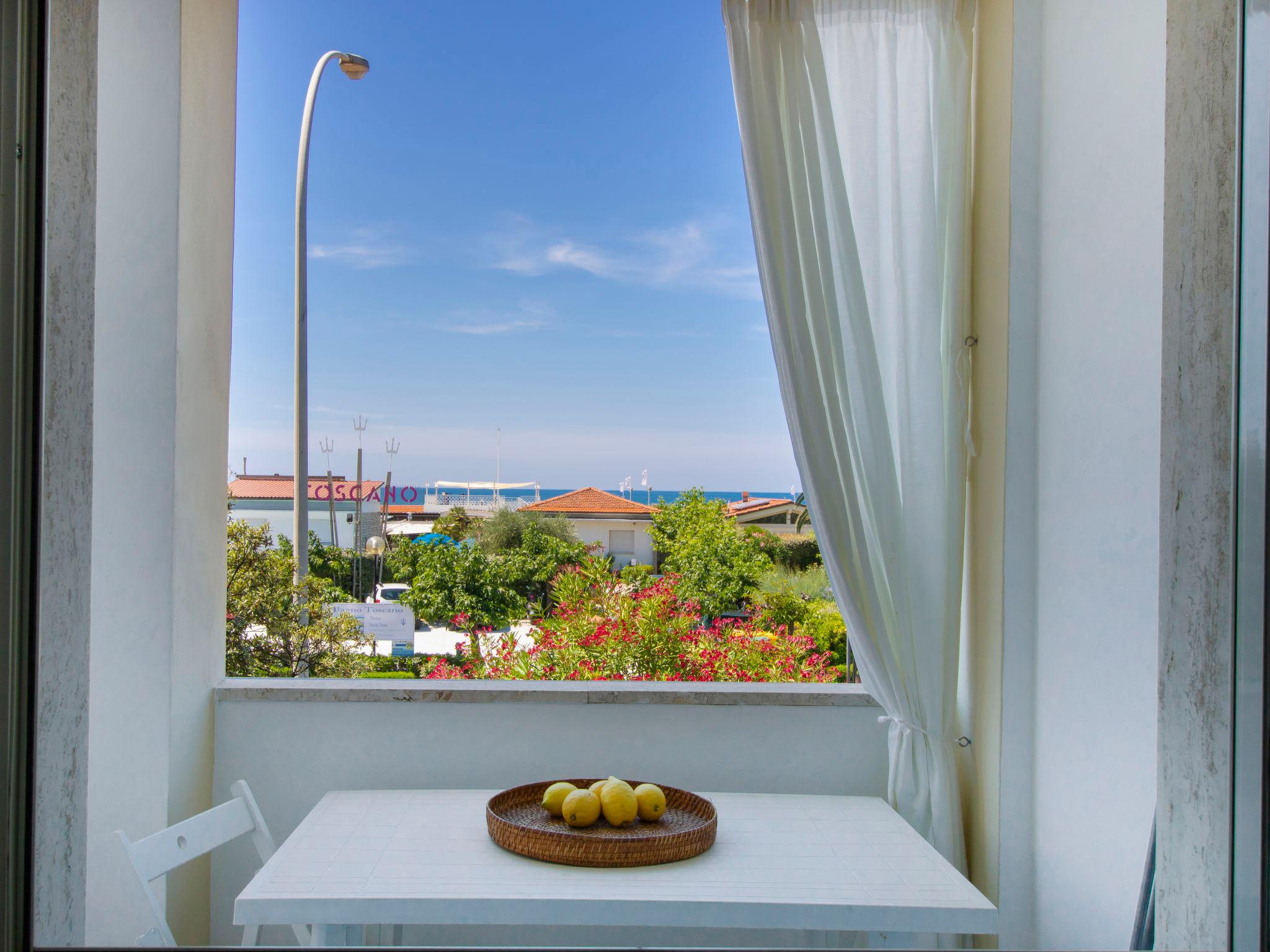 Foto 2 - Apartamento de 3 quartos em Pietrasanta com terraço e vistas do mar