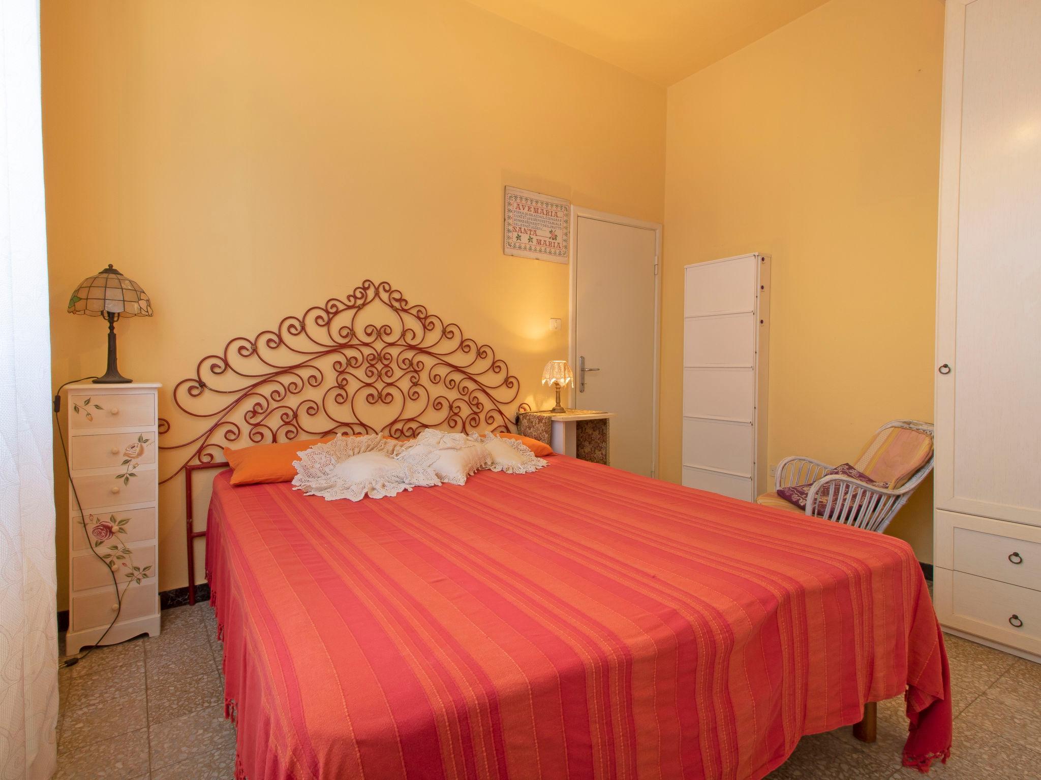 Foto 13 - Appartamento con 3 camere da letto a Pietrasanta con terrazza e vista mare