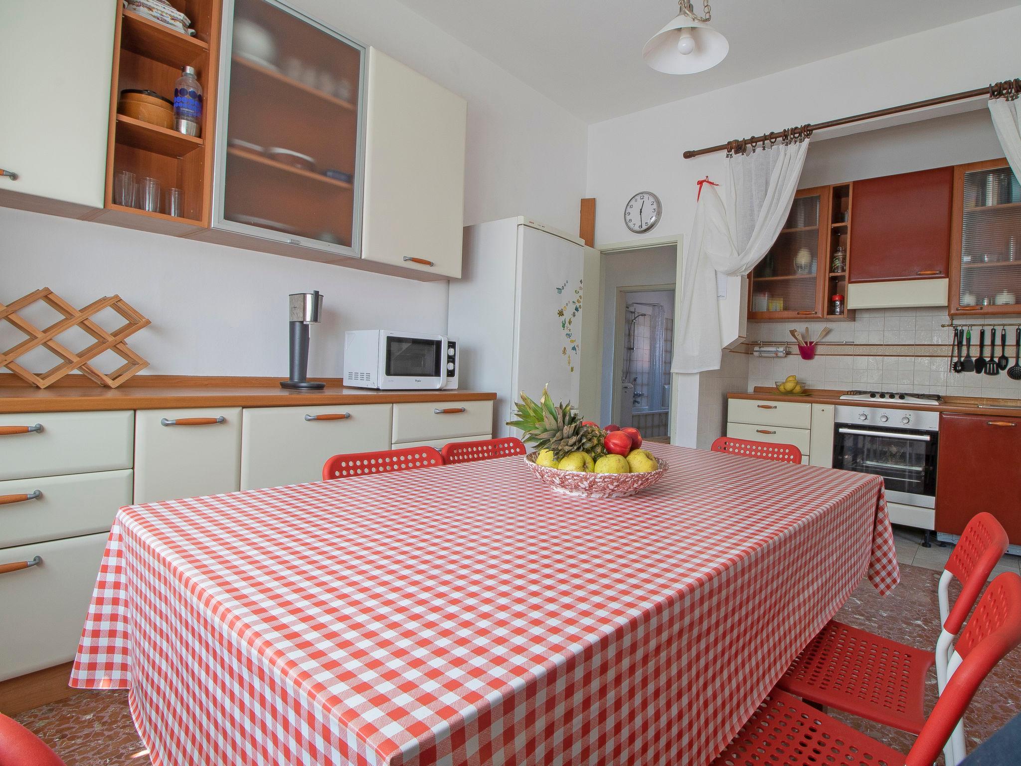 Photo 11 - 3 bedroom Apartment in Pietrasanta with terrace and sea view