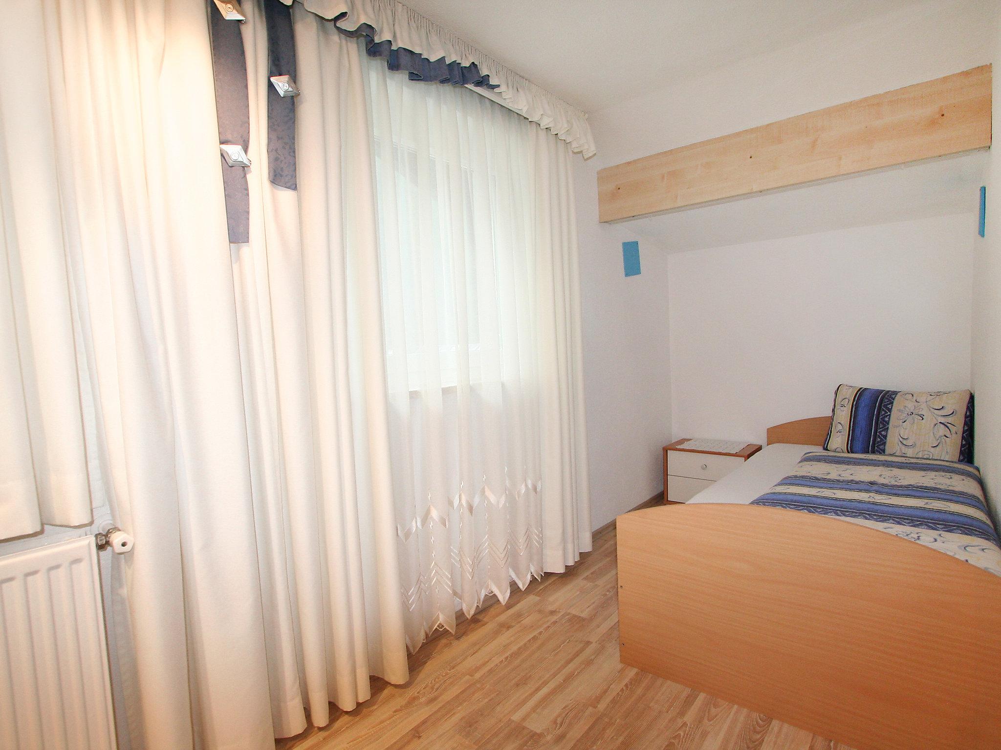 Foto 5 - Appartamento con 2 camere da letto a Kappl con vista sulle montagne