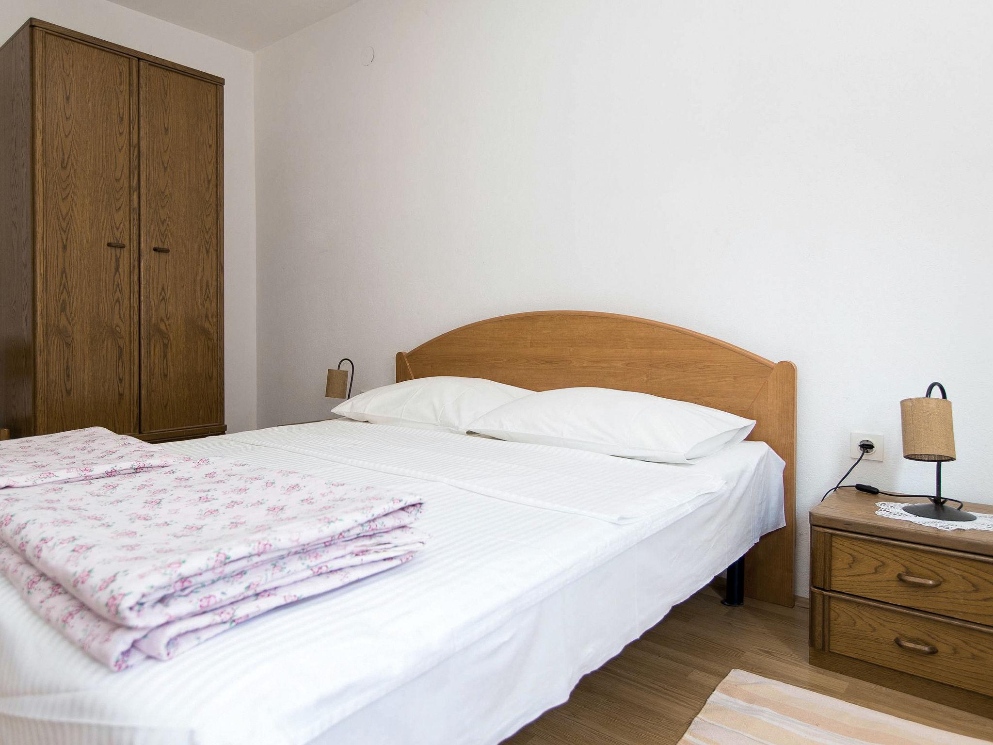 Foto 8 - Appartamento con 1 camera da letto a Crikvenica con giardino e vista mare