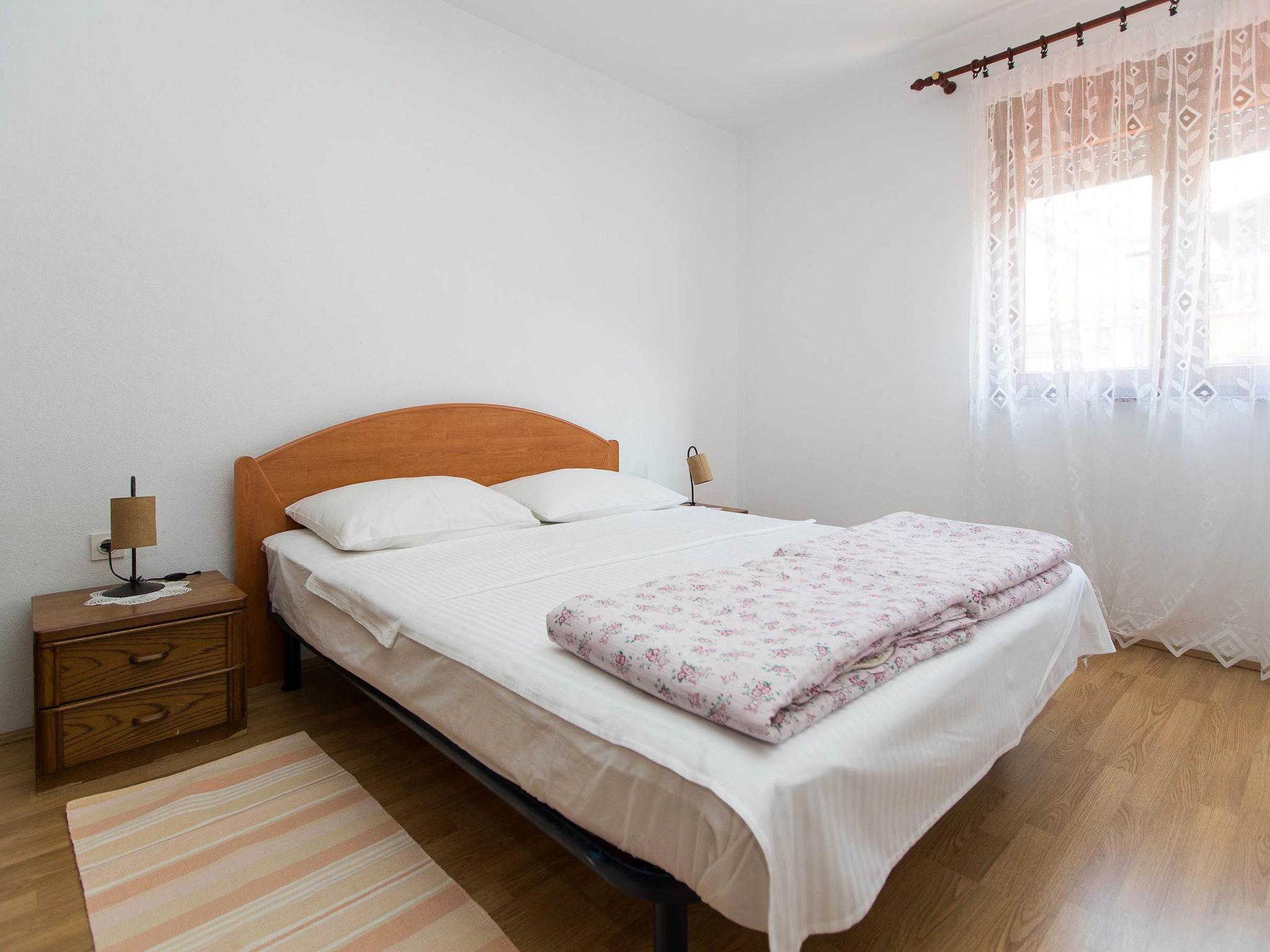 Foto 3 - Apartamento de 1 habitación en Crikvenica con jardín y vistas al mar