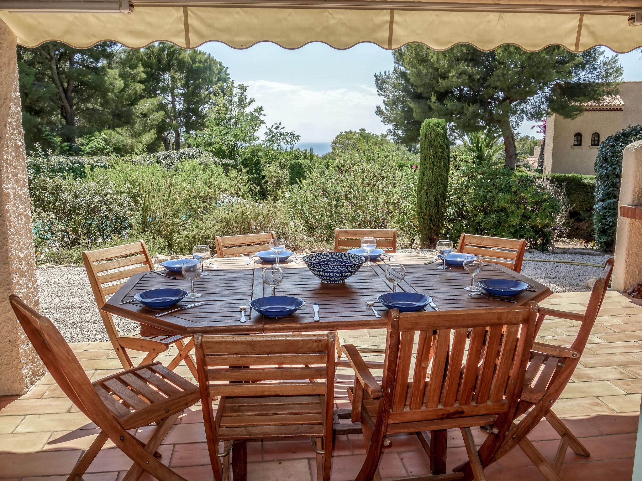 Photo 17 - 4 bedroom House in Saint-Cyr-sur-Mer with private pool and sea view