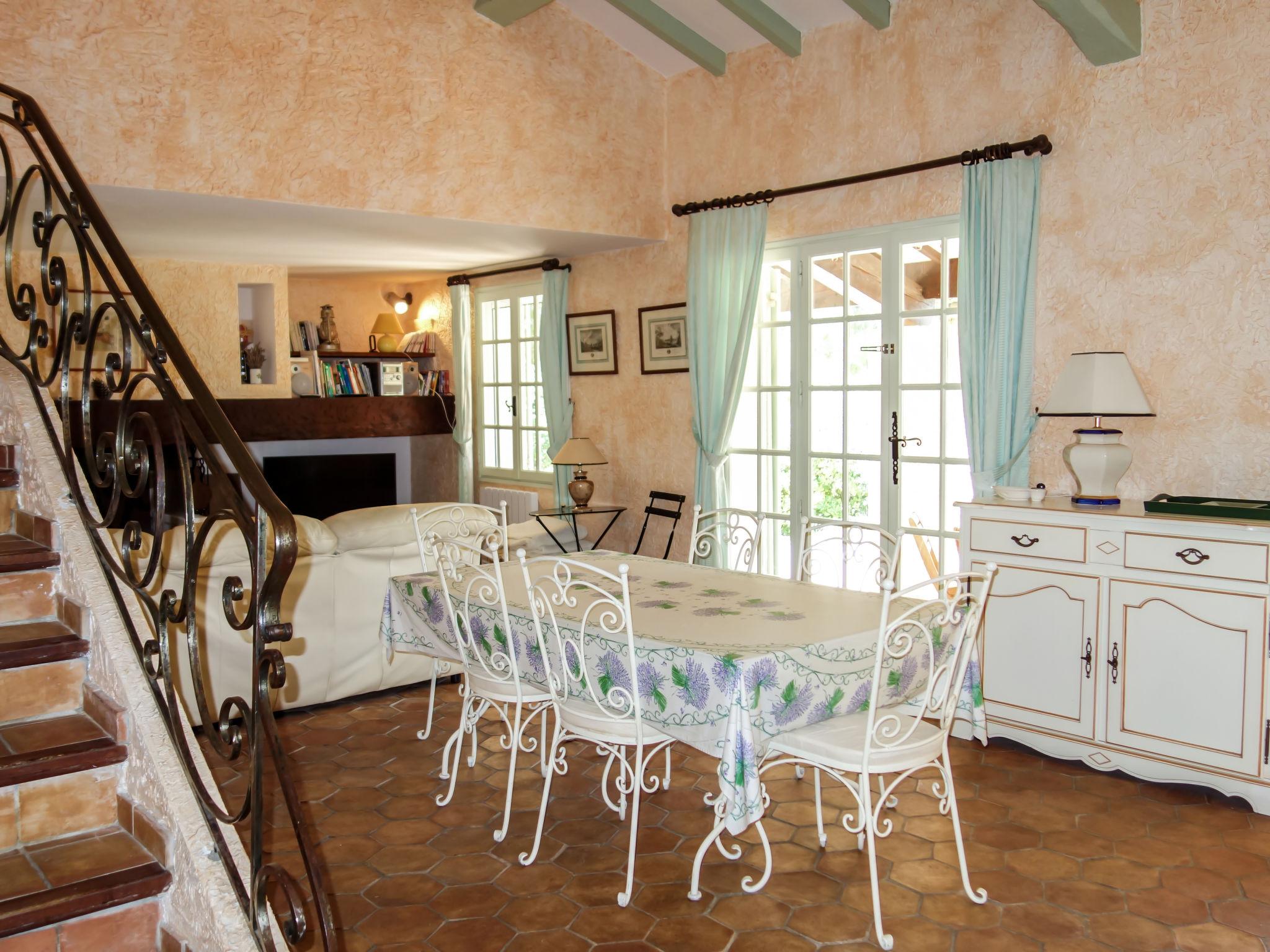 Photo 9 - 4 bedroom House in Saint-Cyr-sur-Mer with private pool and garden