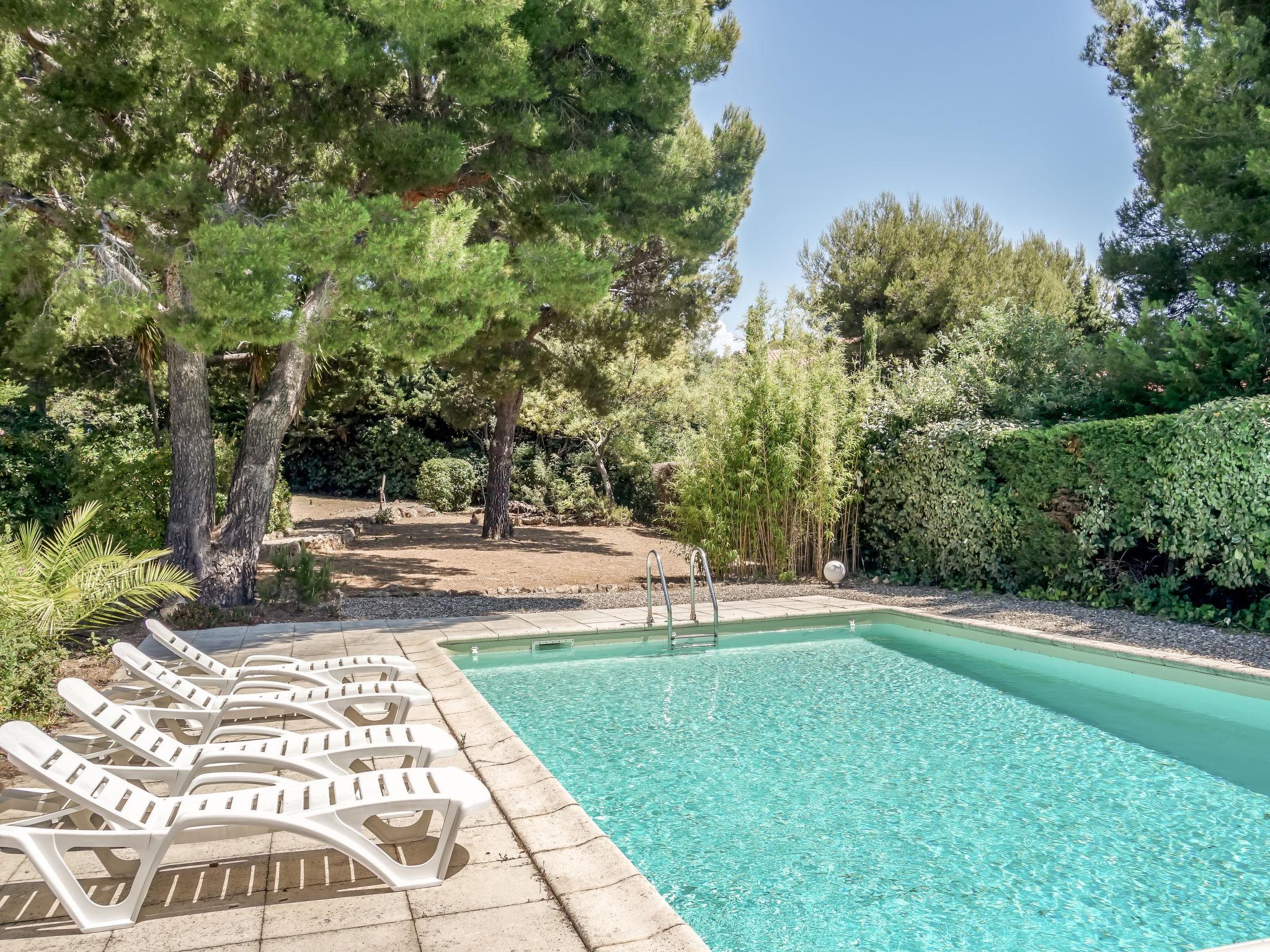 Foto 1 - Casa de 4 quartos em Saint-Cyr-sur-Mer com piscina privada e vistas do mar