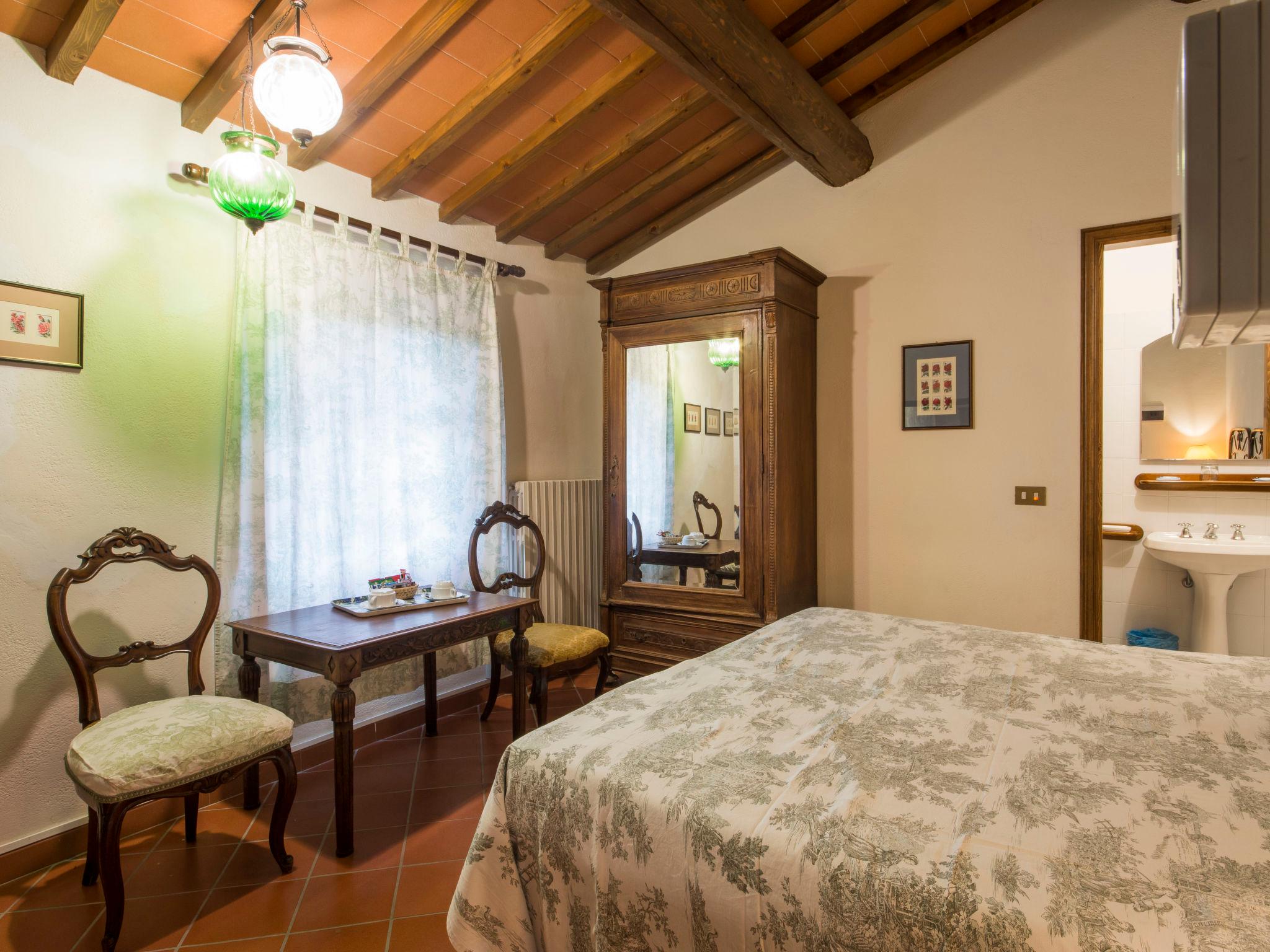 Photo 17 - 8 bedroom House in Montelupo Fiorentino with private pool and garden