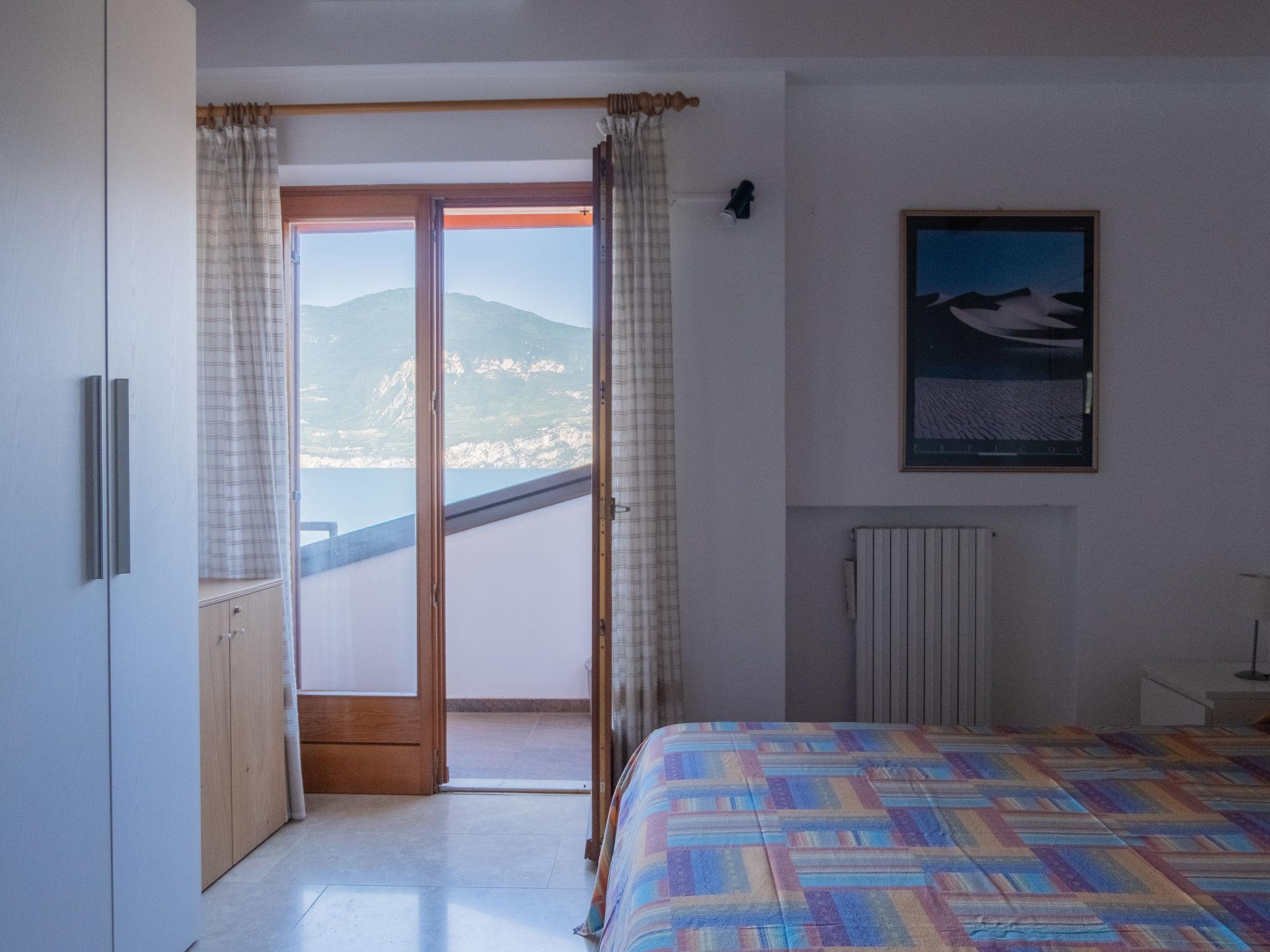 Foto 16 - Apartamento de 1 quarto em Brenzone sul Garda com piscina e jardim