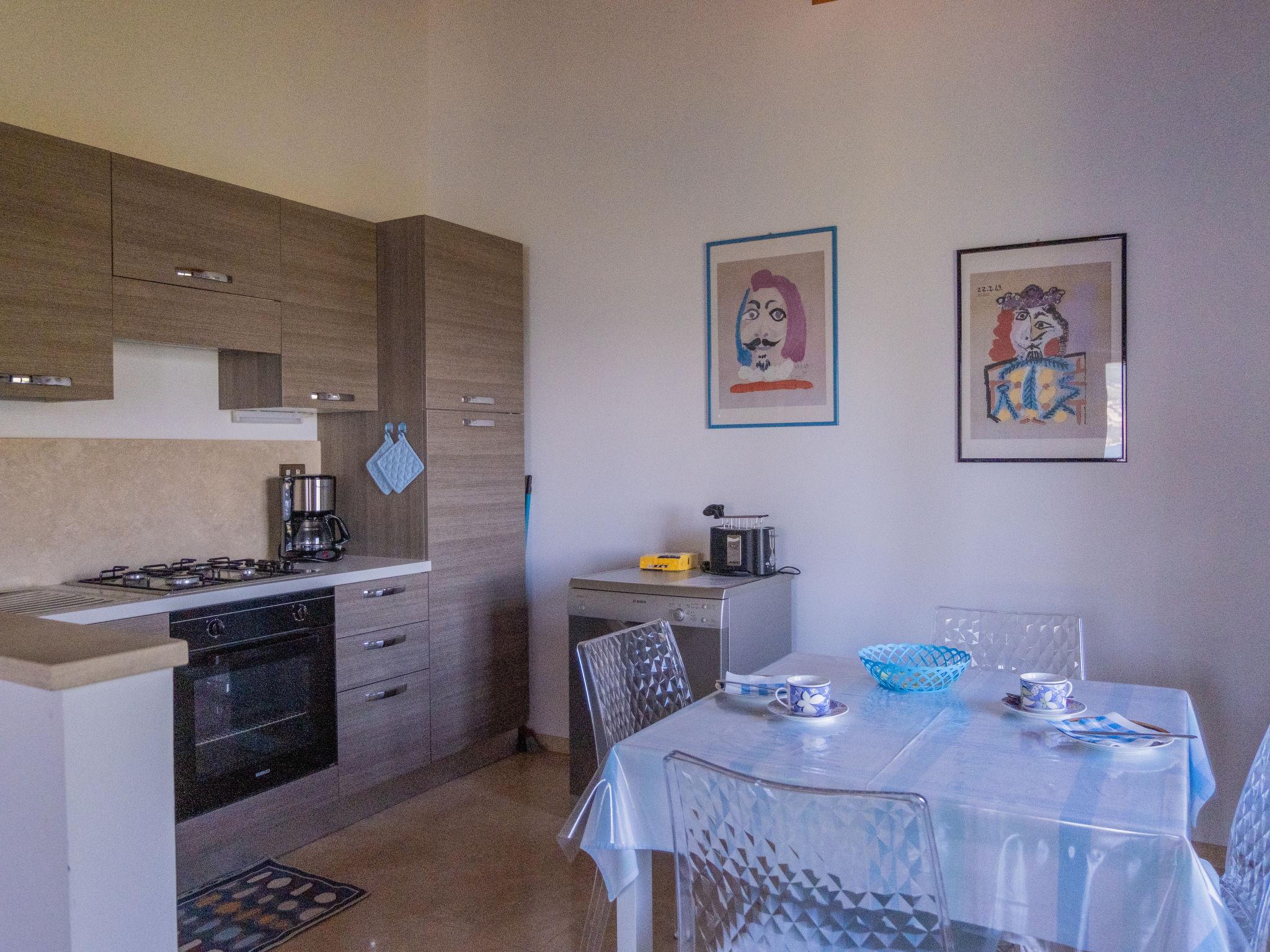 Photo 11 - 1 bedroom Apartment in Brenzone sul Garda with swimming pool and mountain view