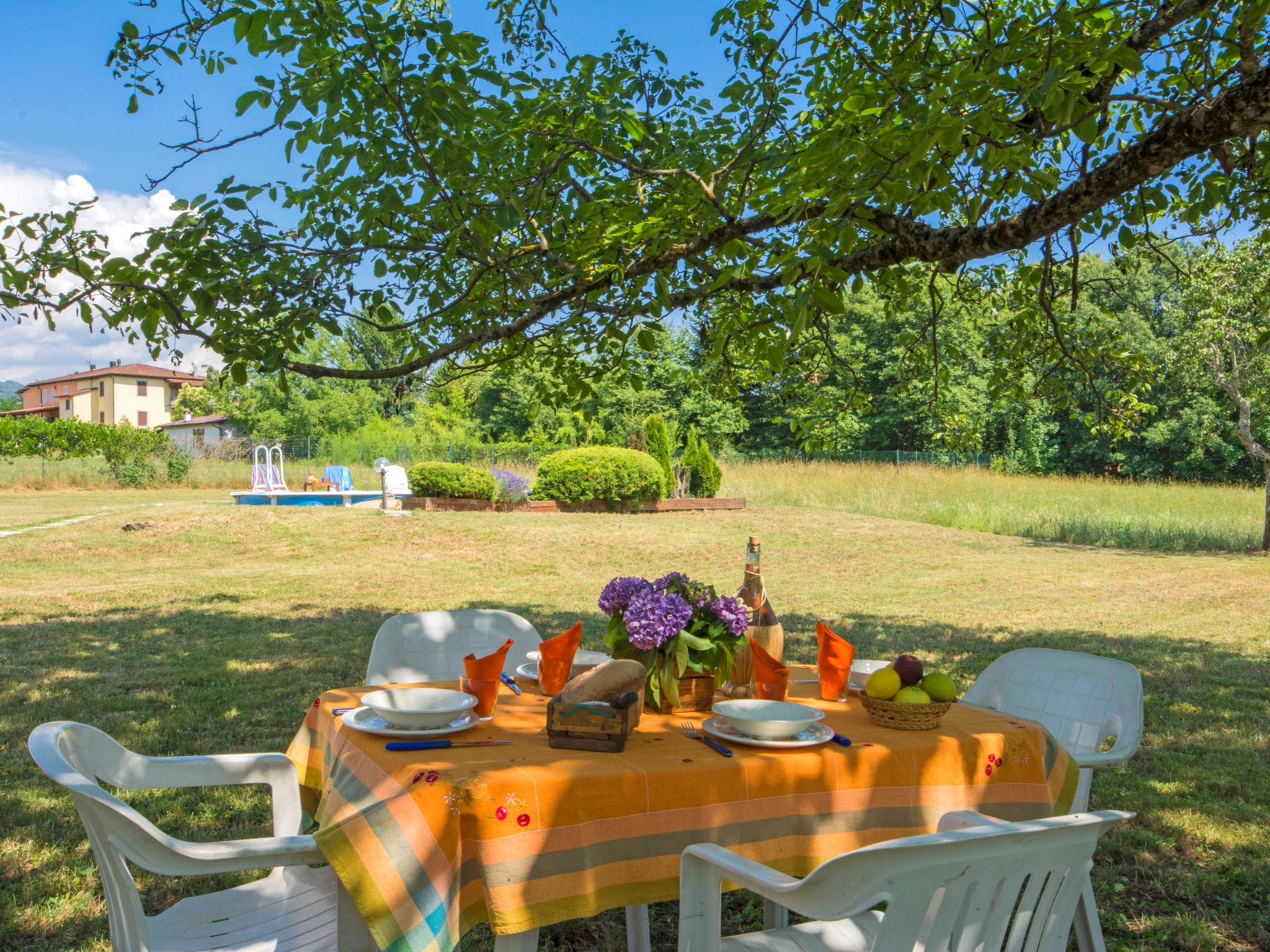 Foto 25 - Casa con 4 camere da letto a Barga con piscina privata e giardino