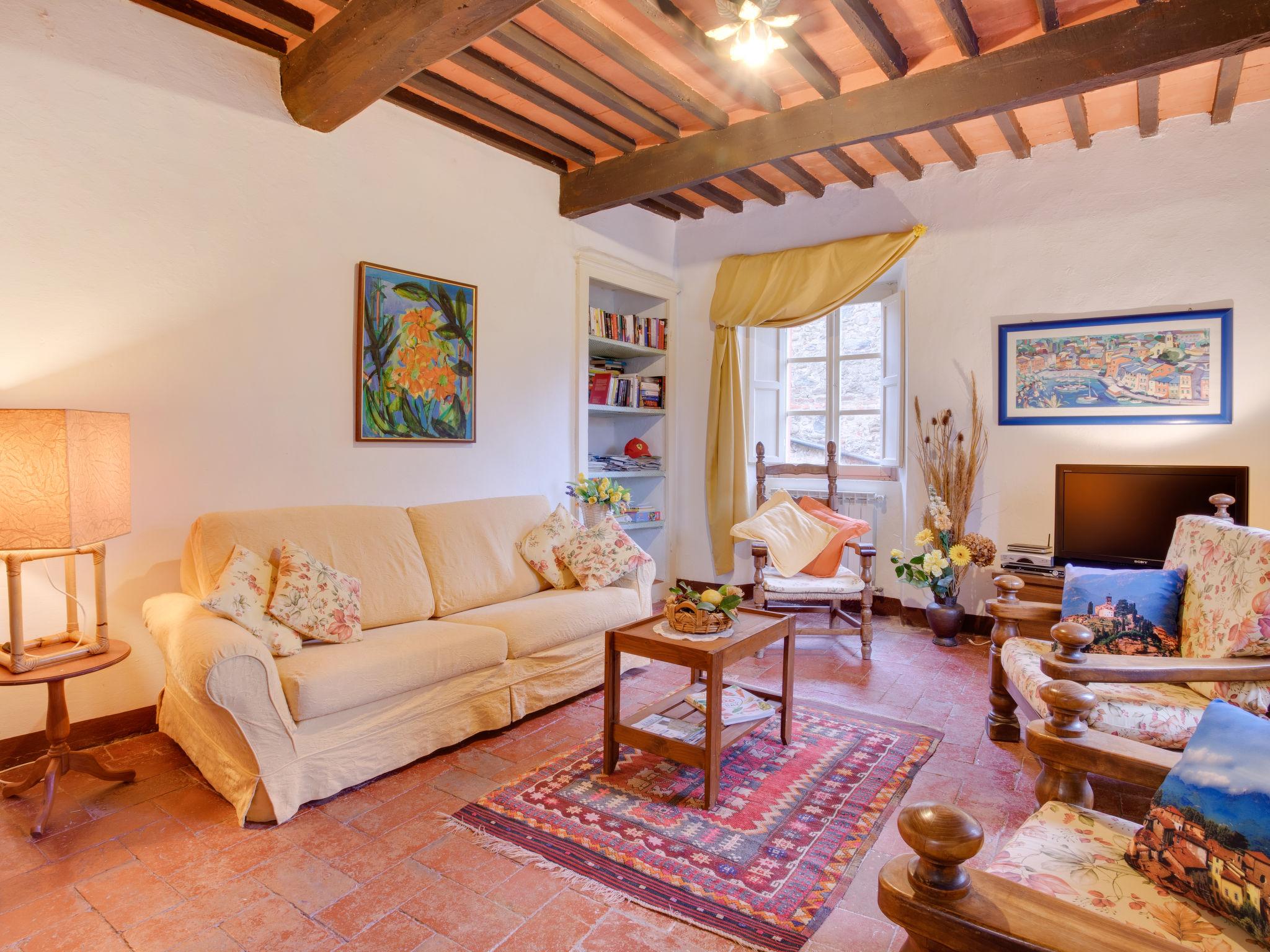 Photo 3 - 4 bedroom House in Barga with private pool and garden