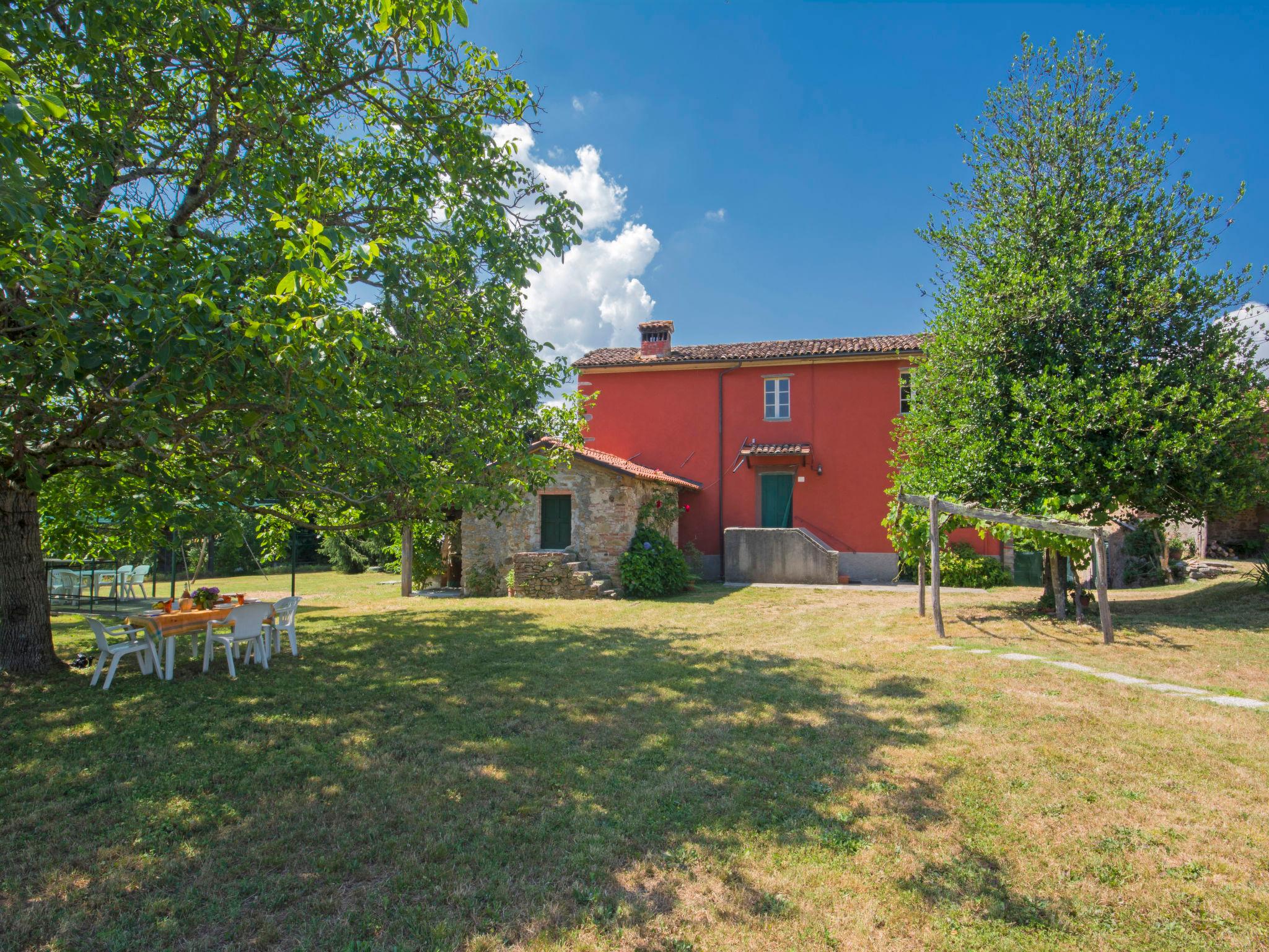Photo 21 - 4 bedroom House in Barga with private pool and garden