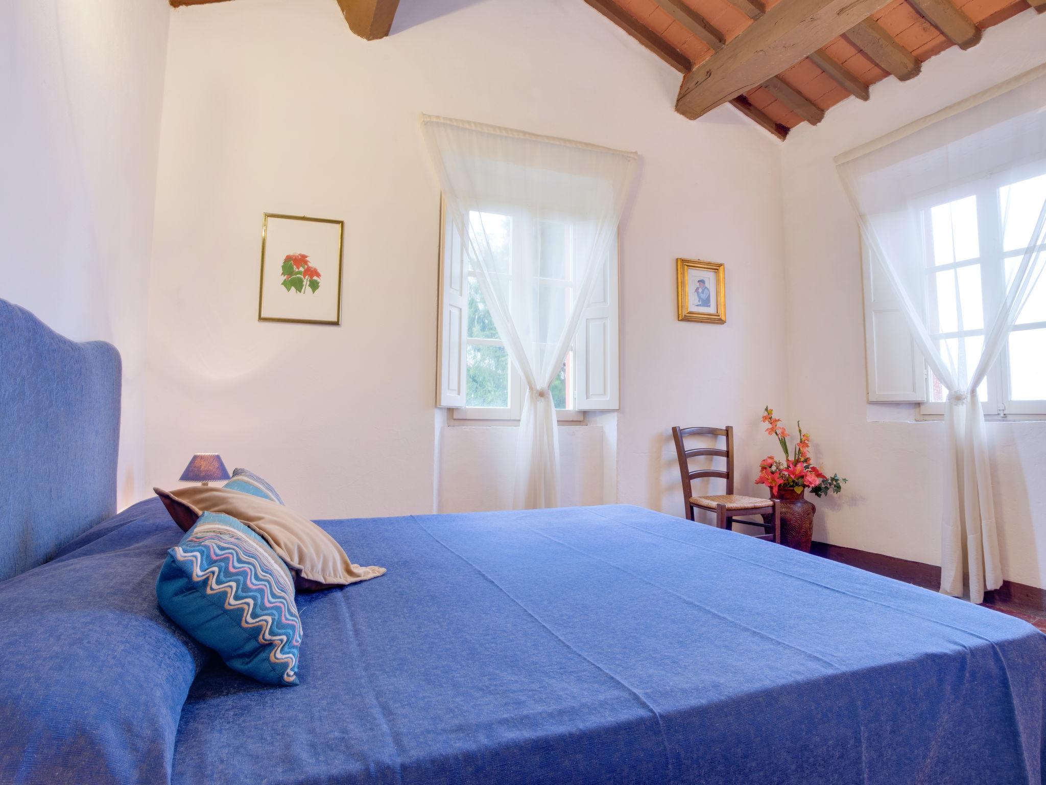 Photo 5 - 4 bedroom House in Barga with private pool and garden