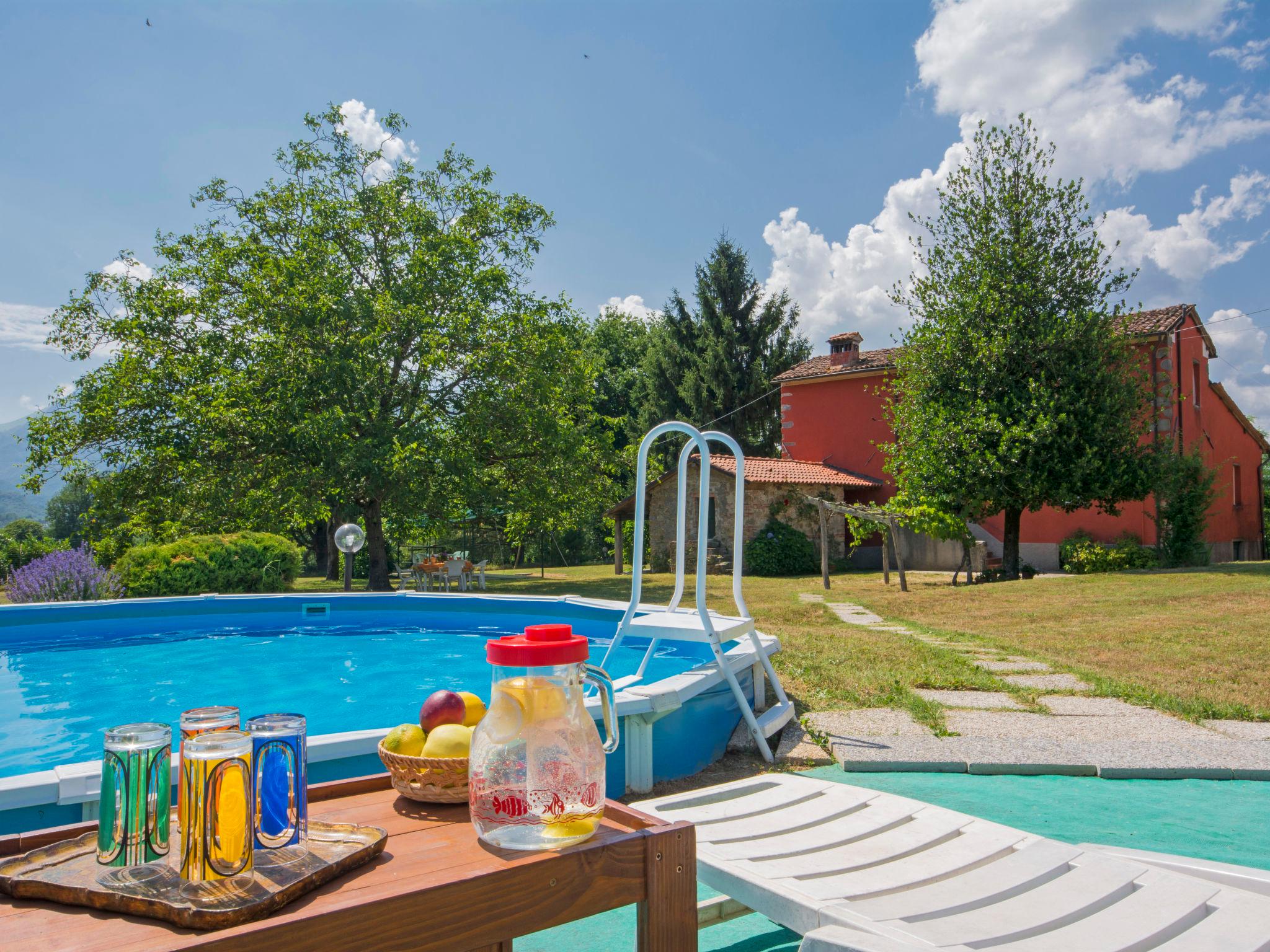Foto 1 - Casa de 4 habitaciones en Barga con piscina privada y jardín