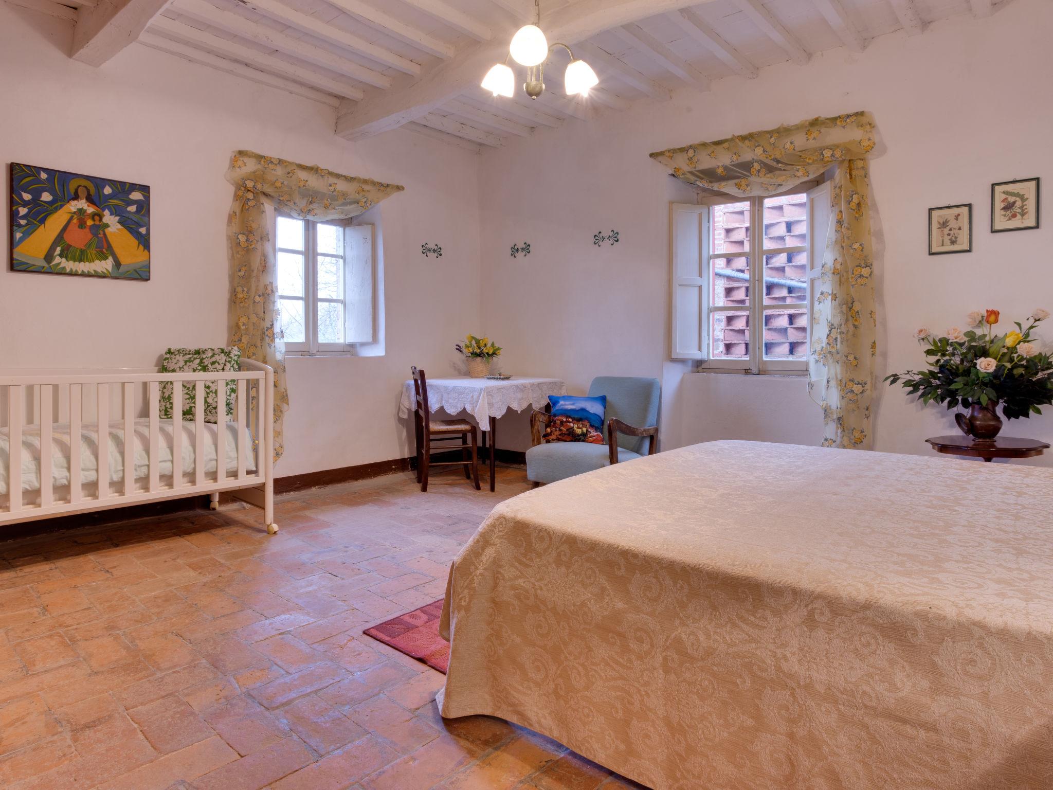 Photo 16 - 4 bedroom House in Barga with private pool and garden