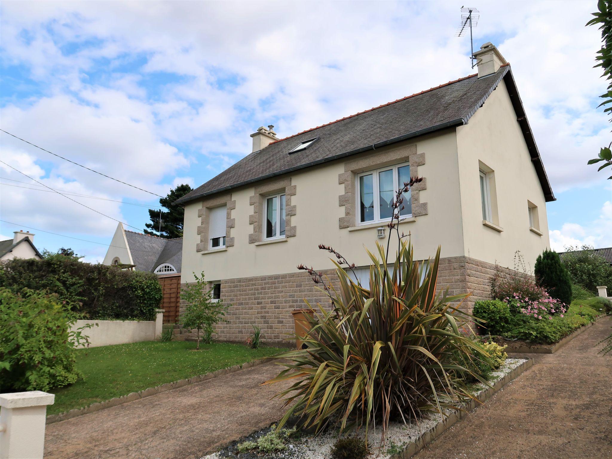 Photo 21 - 4 bedroom House in Plérin with garden and sea view