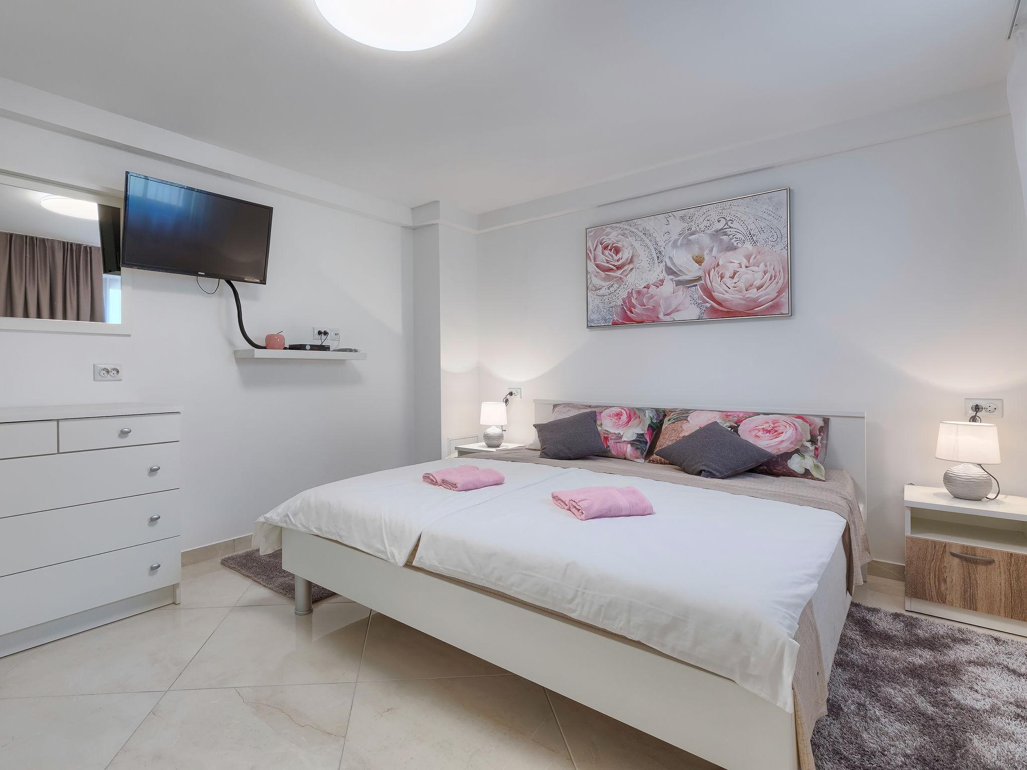 Foto 24 - Appartamento con 1 camera da letto a Vodnjan con giardino e vista mare
