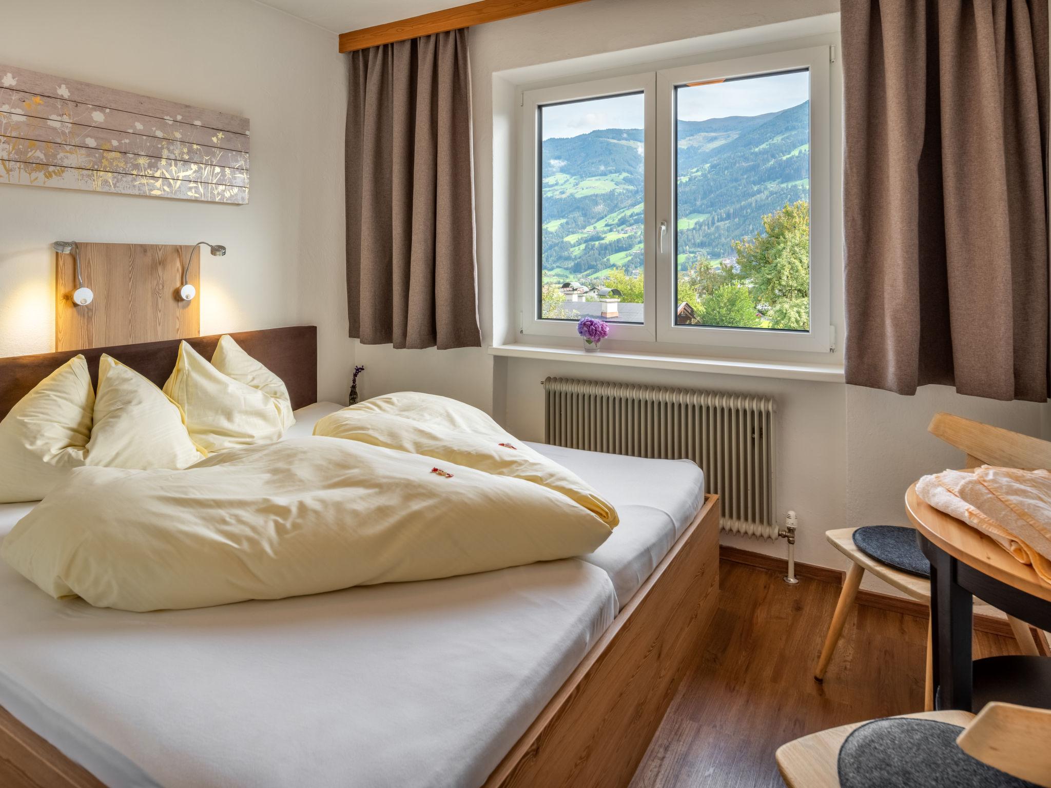 Foto 8 - Casa con 14 camere da letto a Fügen con vista sulle montagne
