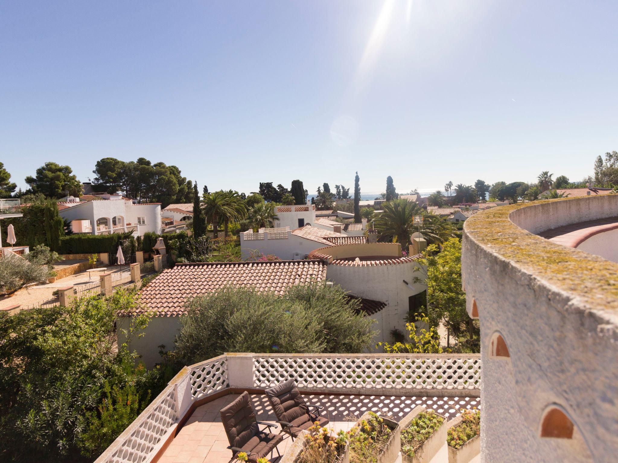 Photo 31 - 4 bedroom House in Cambrils with garden and sea view