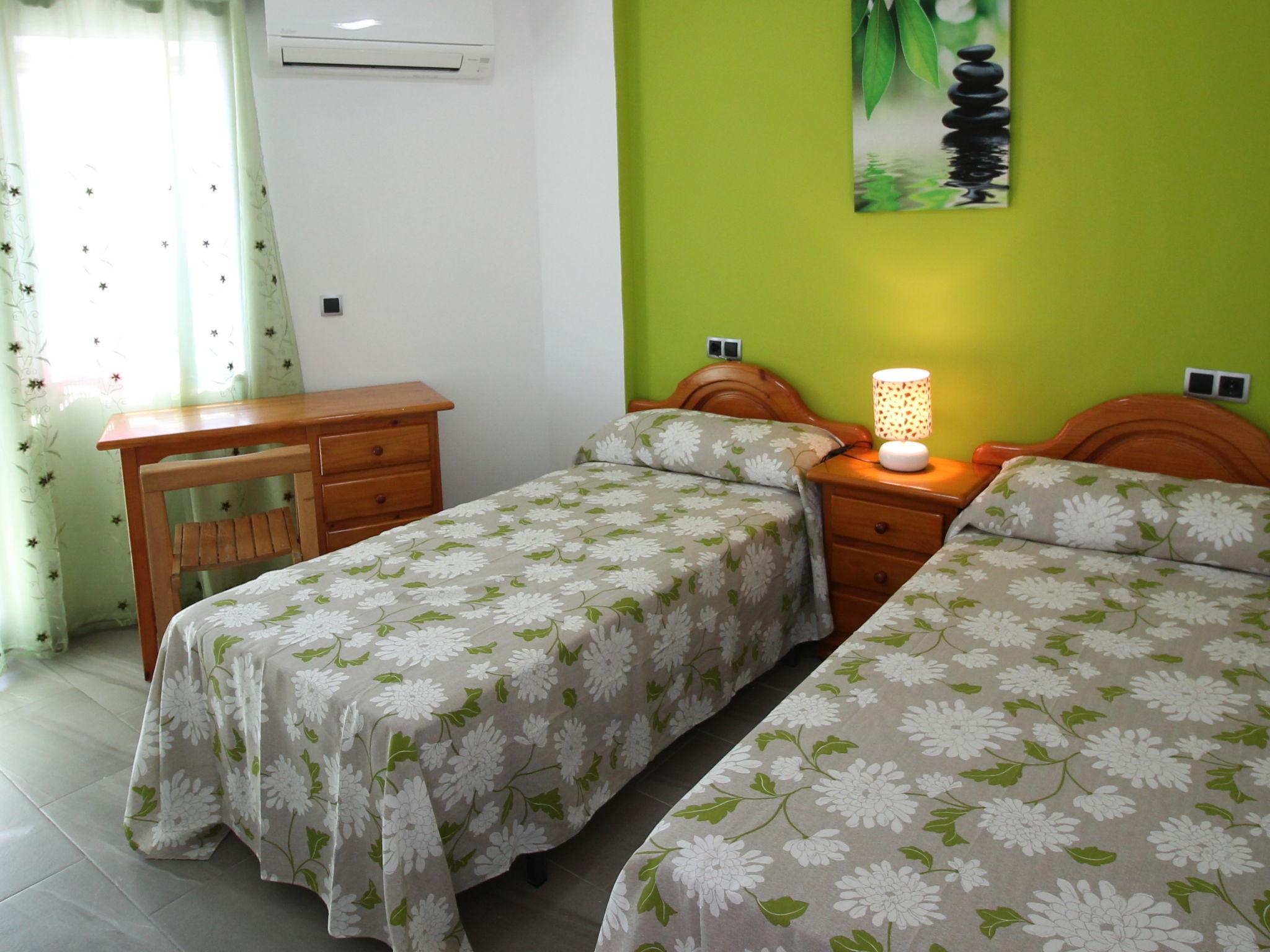 Foto 12 - Apartamento de 2 quartos em Benidorm com piscina e vistas do mar