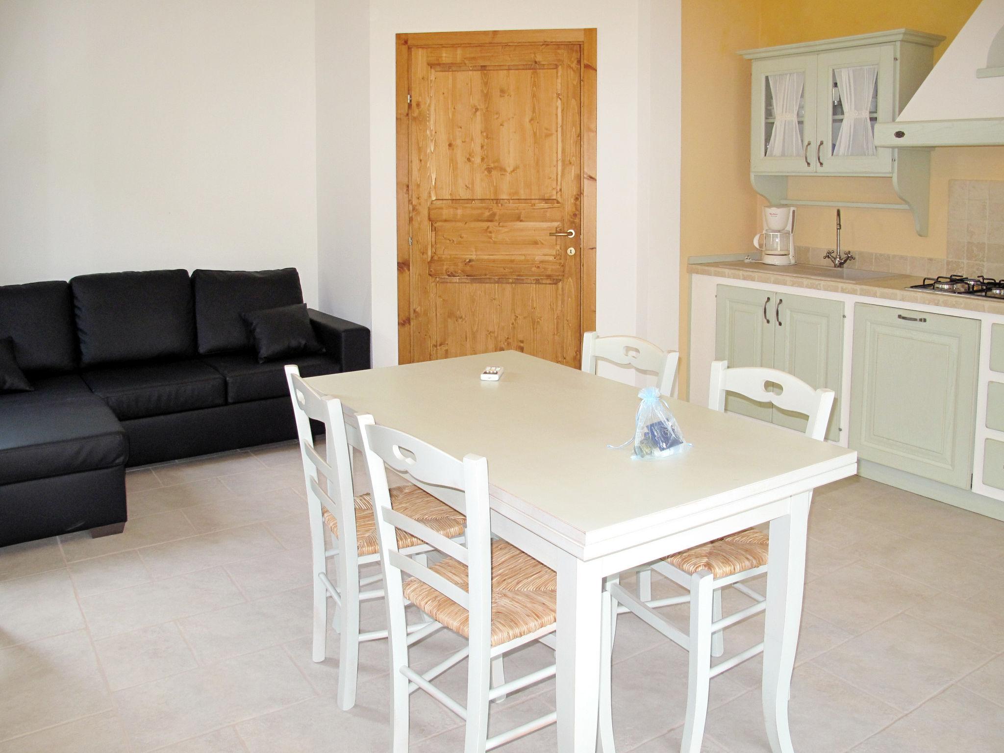 Photo 11 - 2 bedroom Apartment in Riparbella with swimming pool and garden