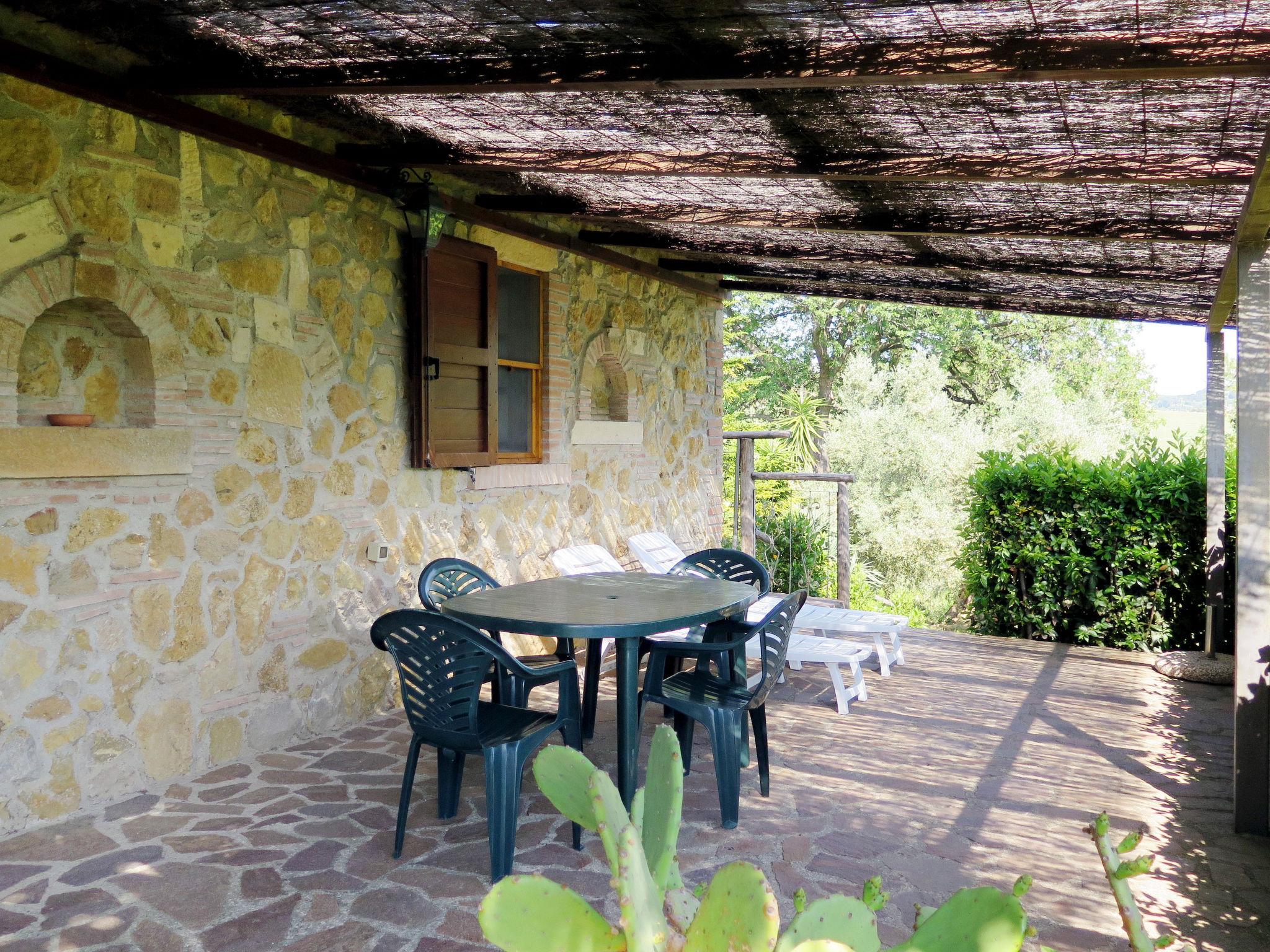 Photo 2 - Maison de 1 chambre à Casale Marittimo avec jardin et terrasse