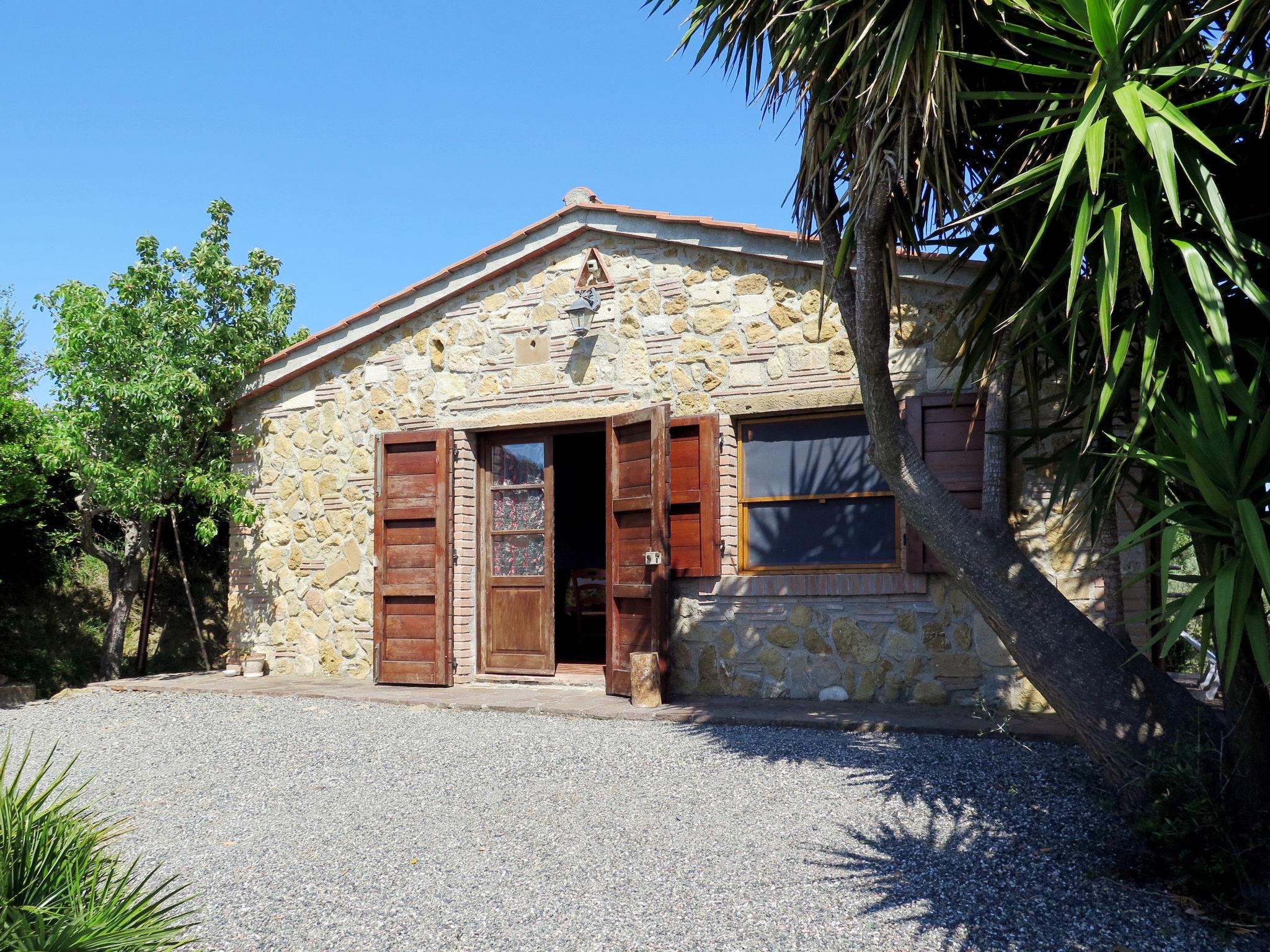 Photo 1 - Maison de 1 chambre à Casale Marittimo avec terrasse et vues à la mer